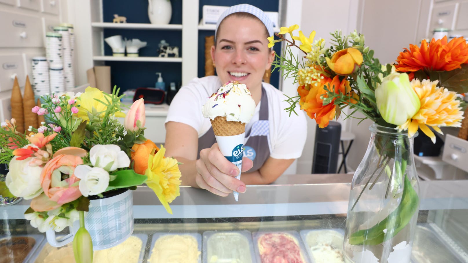 Coole Sache! Nun gibt’s Blumenwiese im Eis-Stanitzel