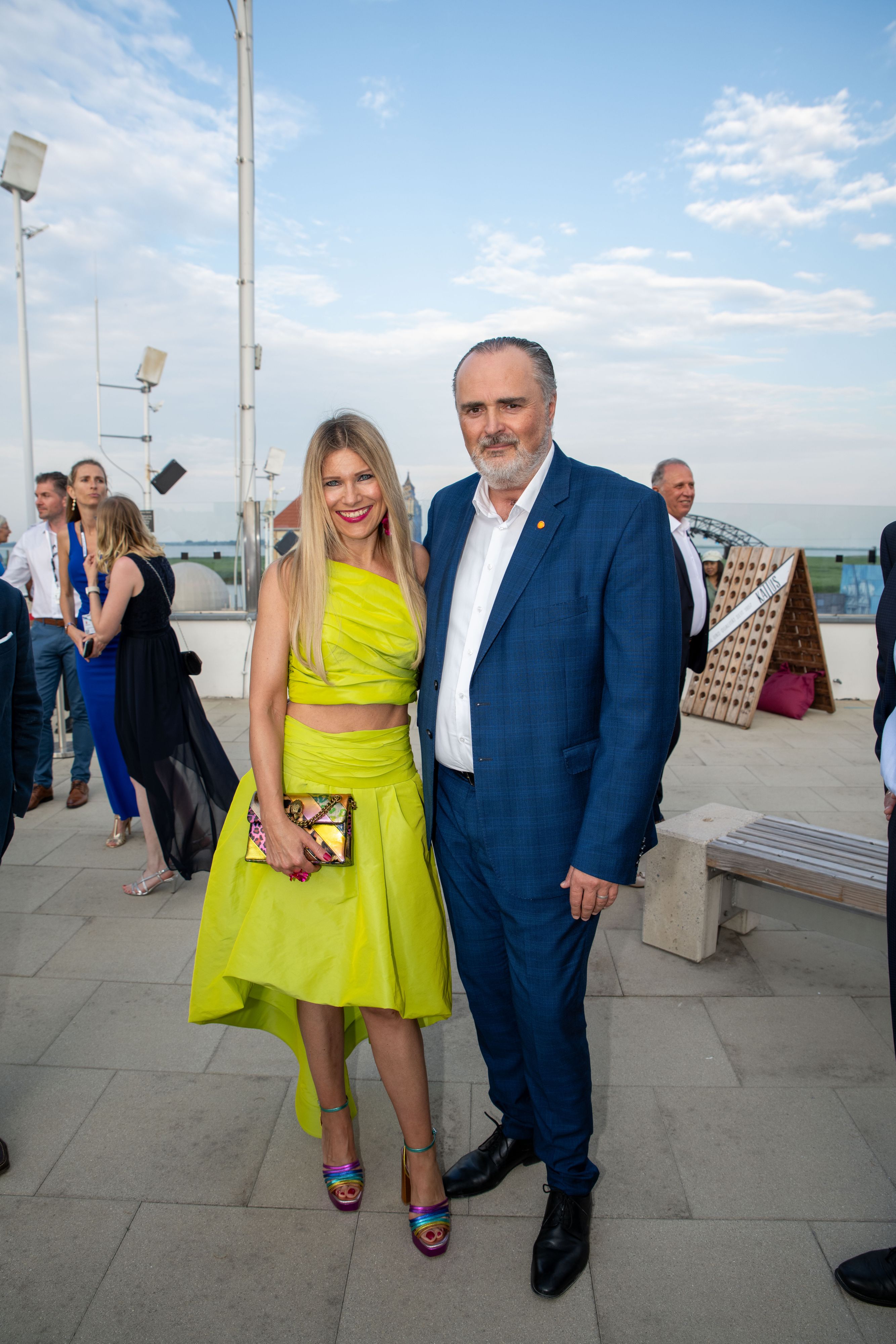 Hans Peter Doskozil mit Ehefrau Julia, die alle Blicke auf sich zog!