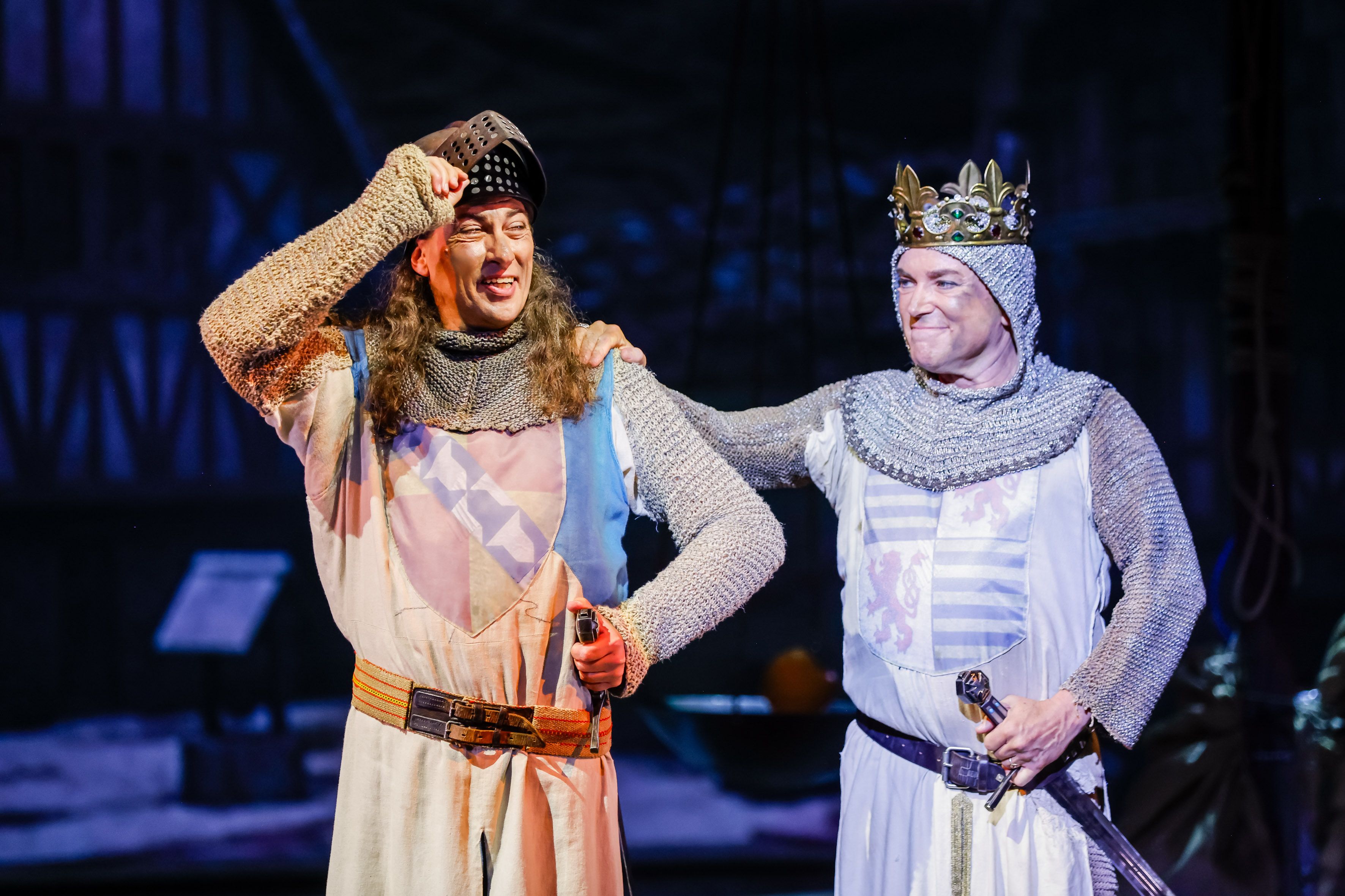 Artur Ortens (l.) und Uwe Kröger (r.) in Monty Pythons Spamalot.