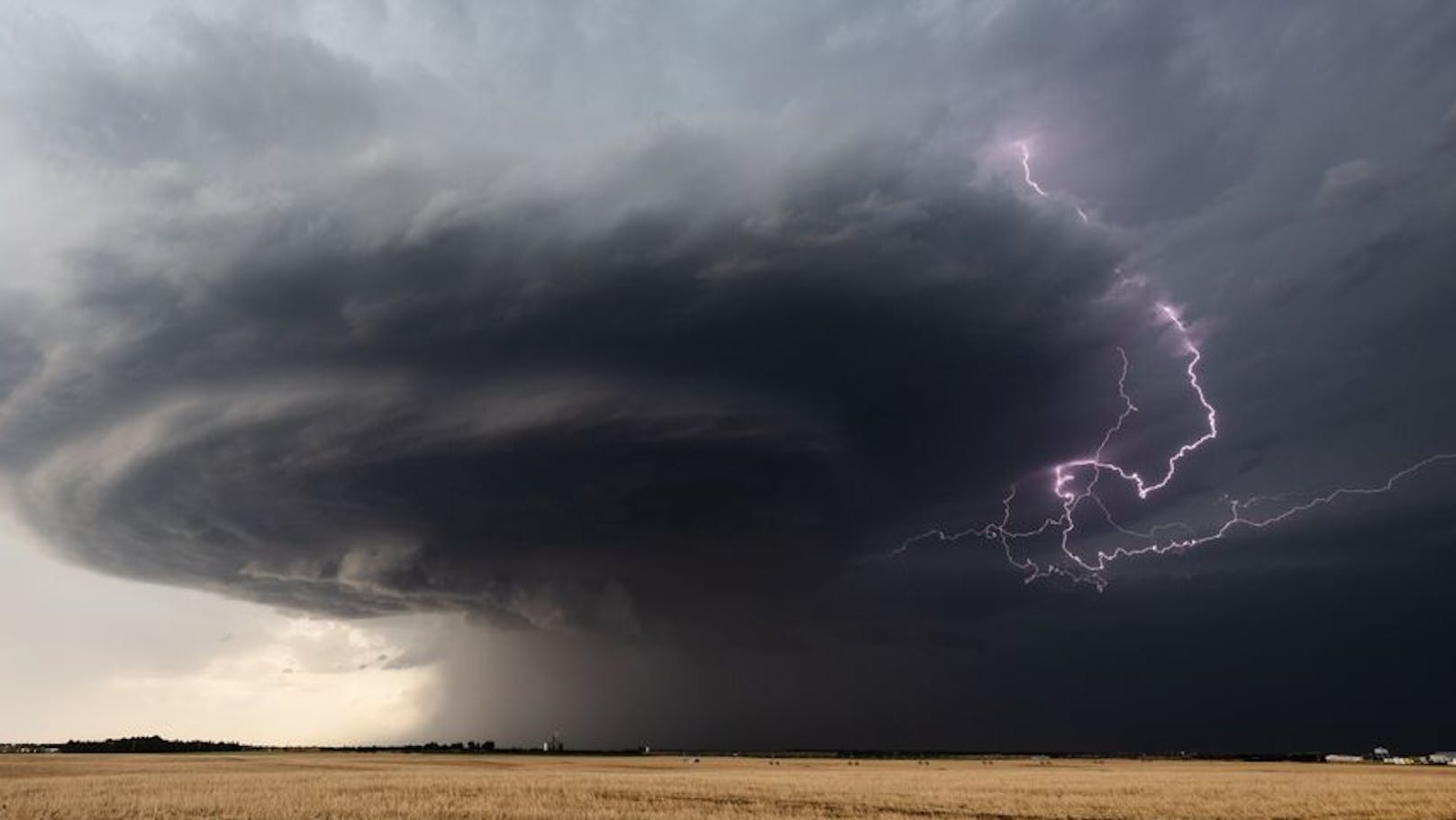 Warnstufe Rot! Hagel-Gewitter zieht über Österreich