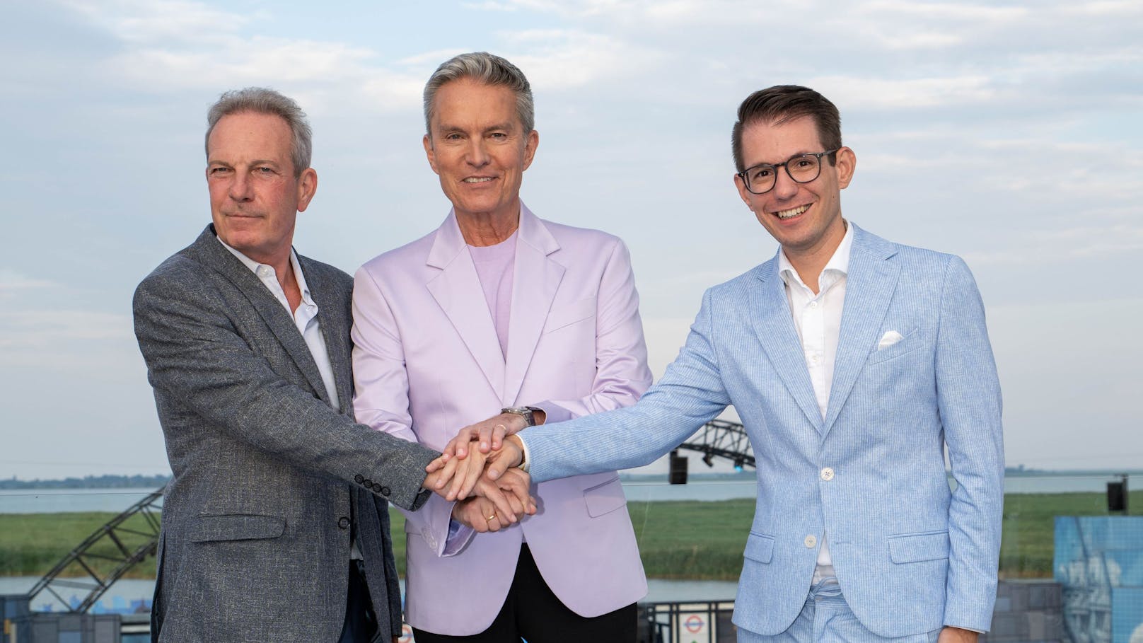 "Heute"-Geschäftsführer Wolfgang Jansky und Chefredakteur Clemens Oistric mit Intendant Alfons Haider.