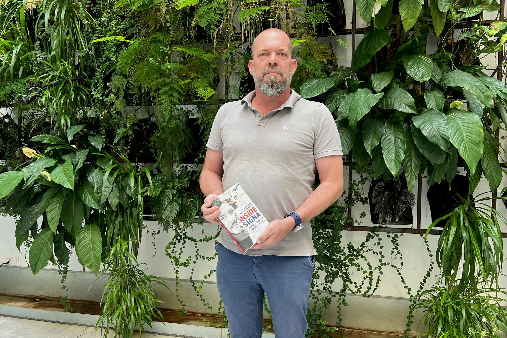 Analysiert den aktuellen Stand in der Causa Benko: Aufdeckerjopurnalist und Buchautor Rainer Fleckl mit seinem Bestseller "Inside Signa"