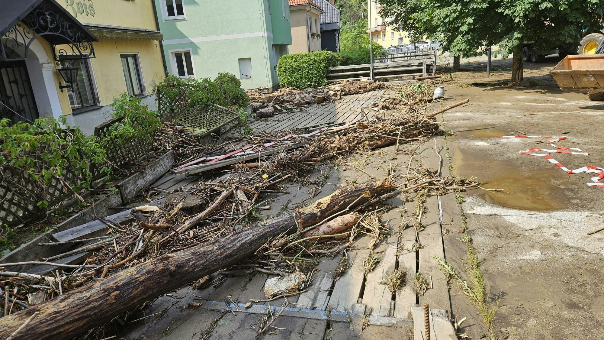 Heute.at - Unwetter-Walze zieht Spur der Verwüstung