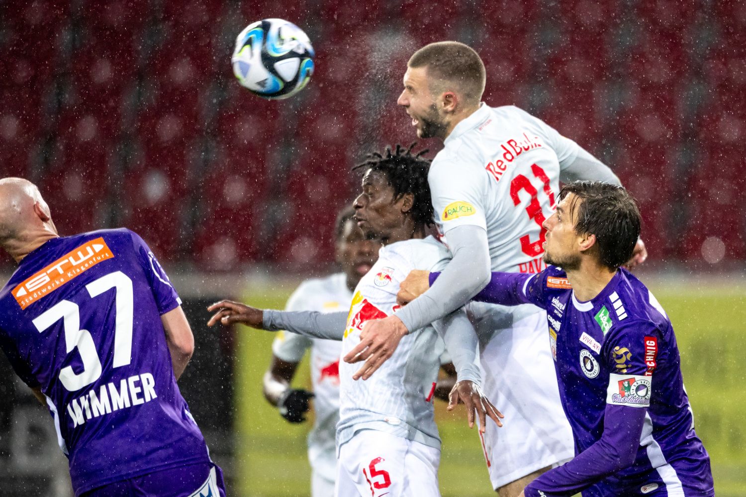 Strahinja Pavlovic wird Red Bull Salzburg wohl verlassen. 