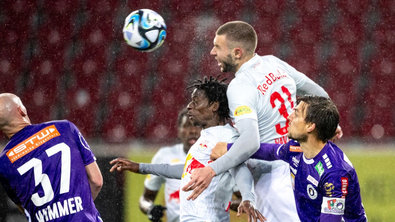 Strahinja Pavlovic wird Red Bull Salzburg wohl verlassen. 