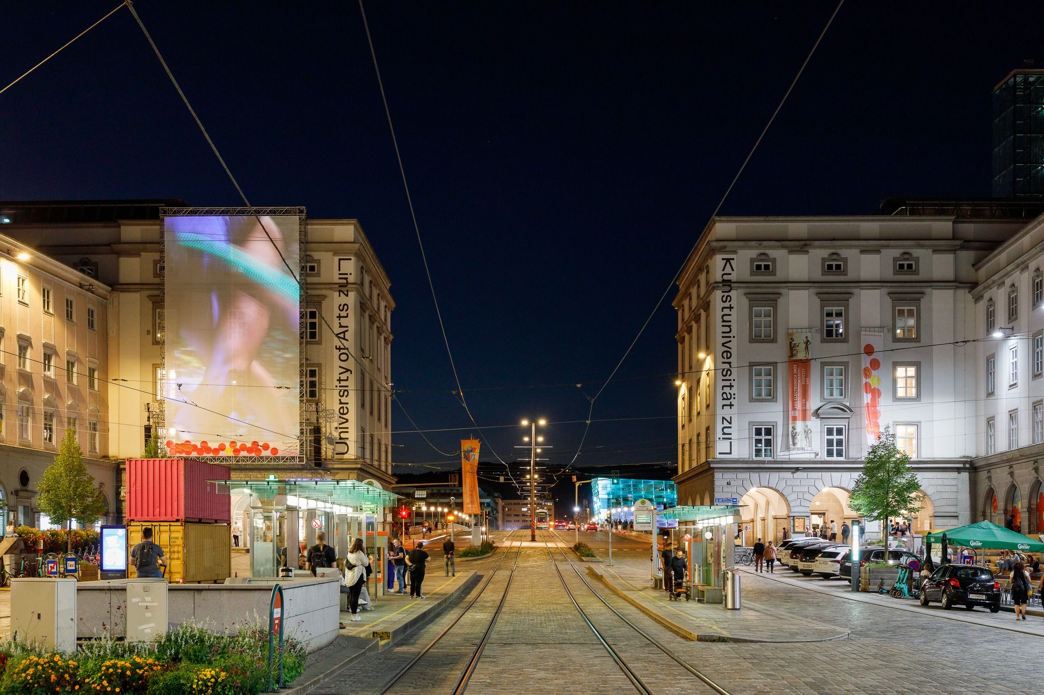 Am frühen Freitagmorgen brach das Feuer in der Linzer Kunstuni aus. (Archivbild)