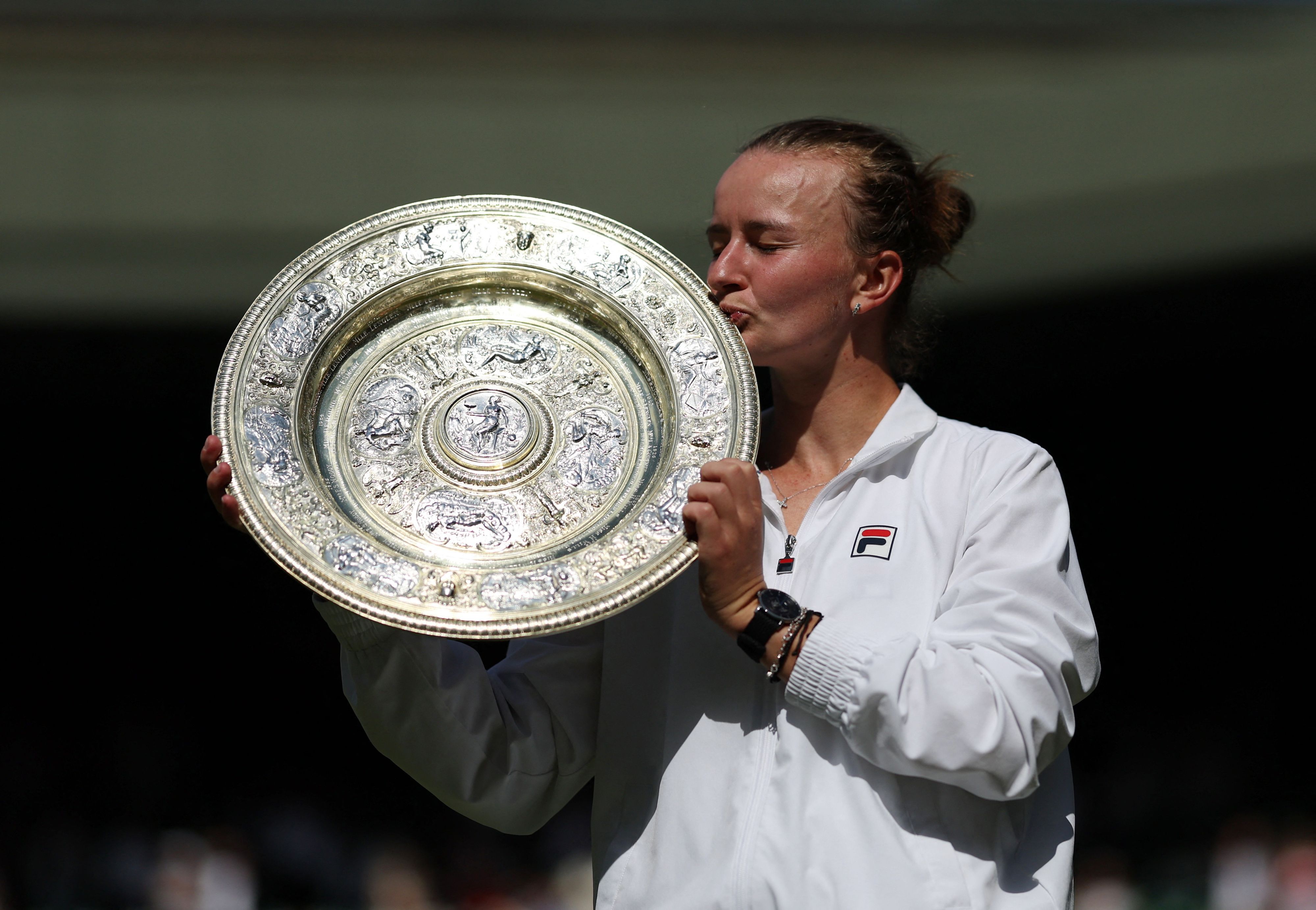 Barbora Krejcikova gewinnt in Wimbledon. 