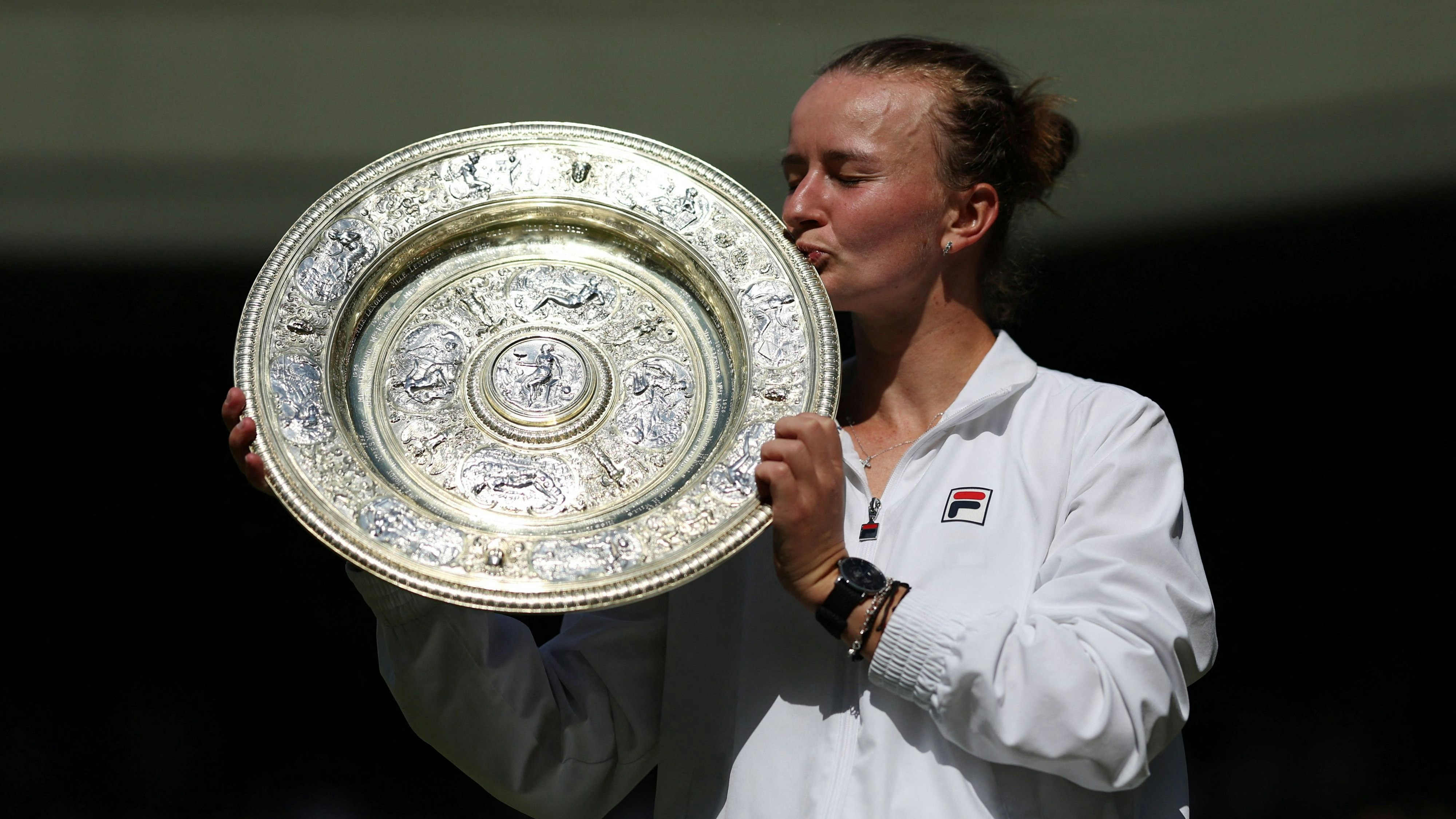 Barbora Krejcikova gewinnt in Wimbledon. 