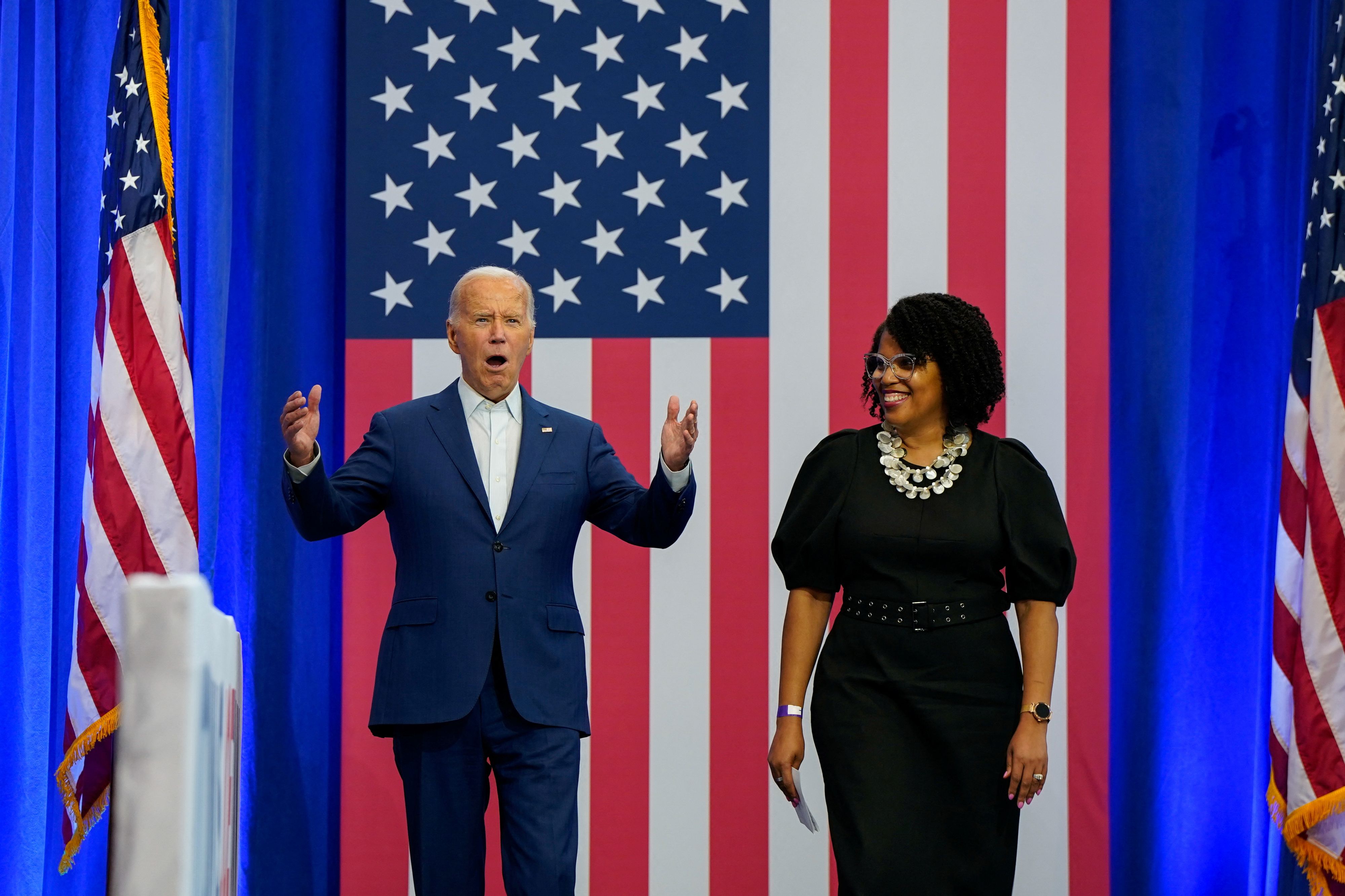Beim Wahlkampf in Detroit zeigte sich US-Präsident Biden im deutlich verbesserten Zustand.