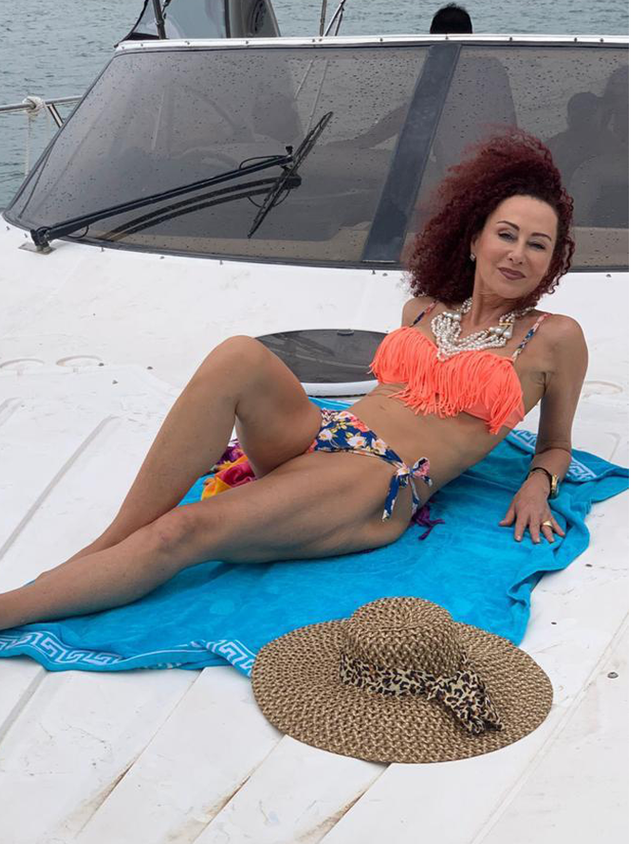 "Mausi" Lugner schickt heiße Urlaubsgrüße.