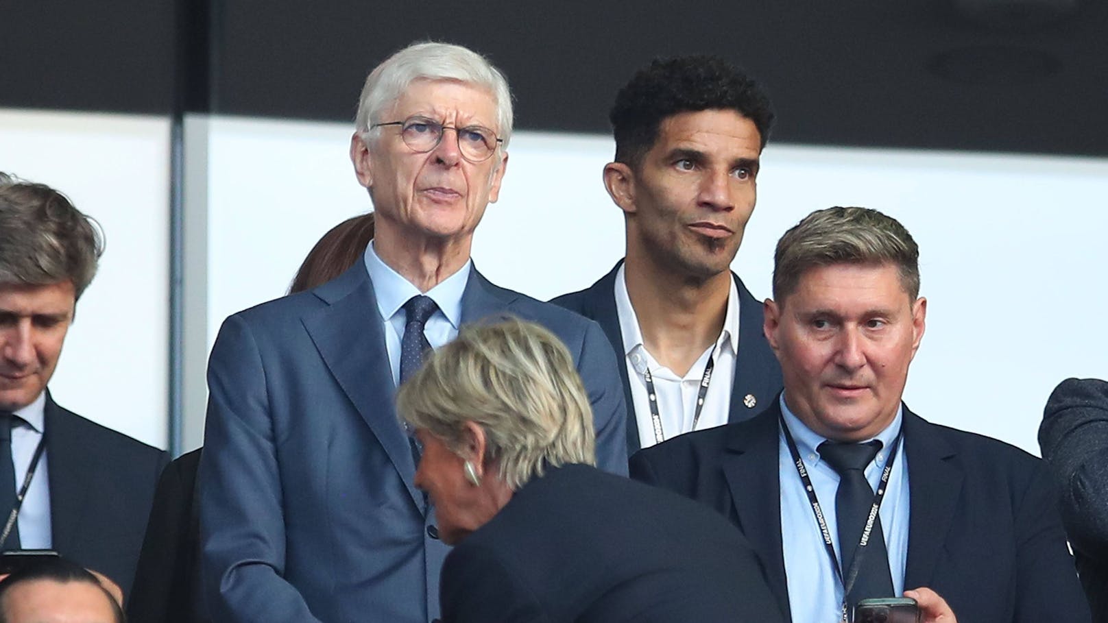 Arsene Wenger und Englands Ex-Keeper David James