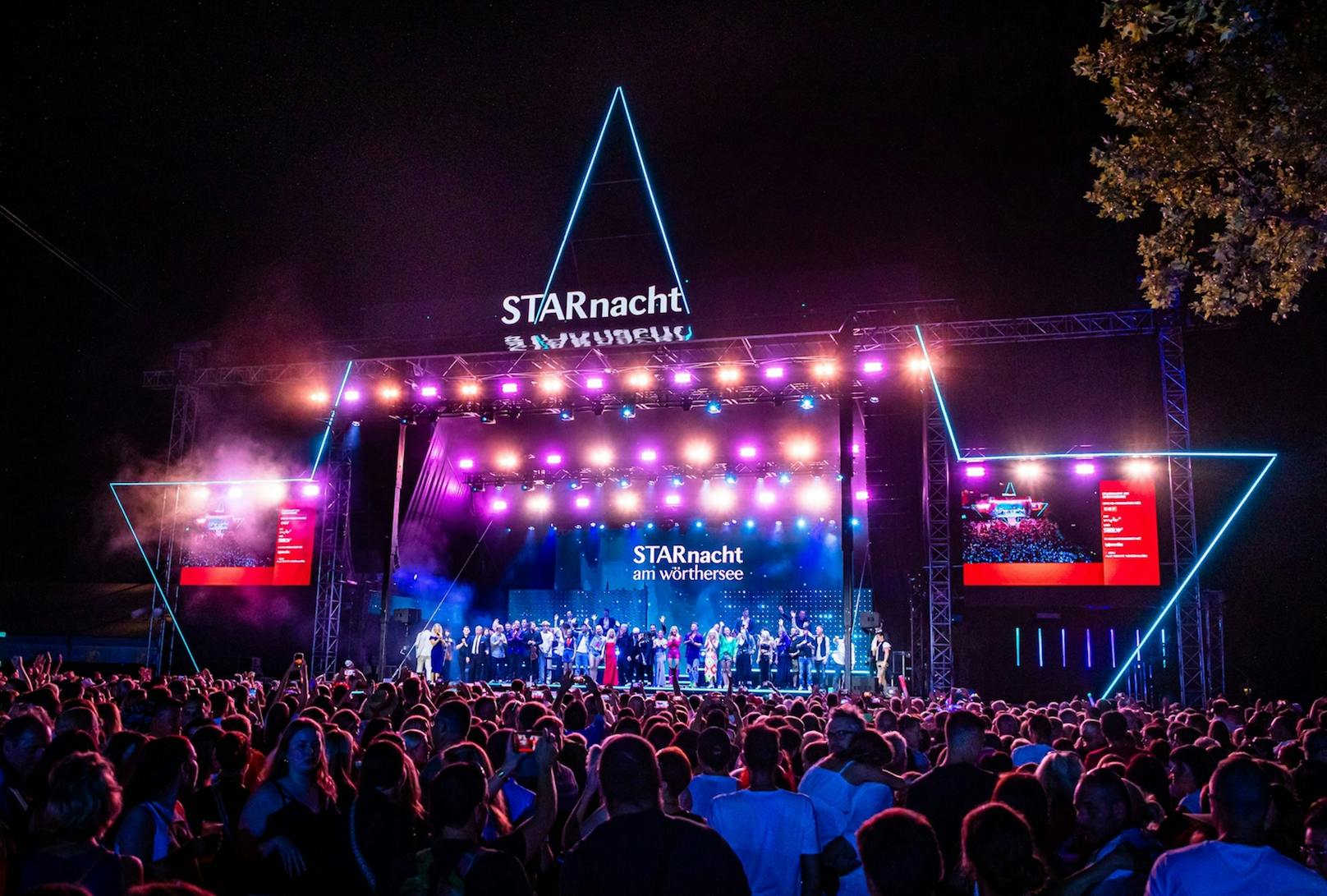 Was war die bereits 25. "Starnacht am Wörthersee" - ein bereits zur Tradition gewordenen "Klassentreffen" der Stars und Sternchen.