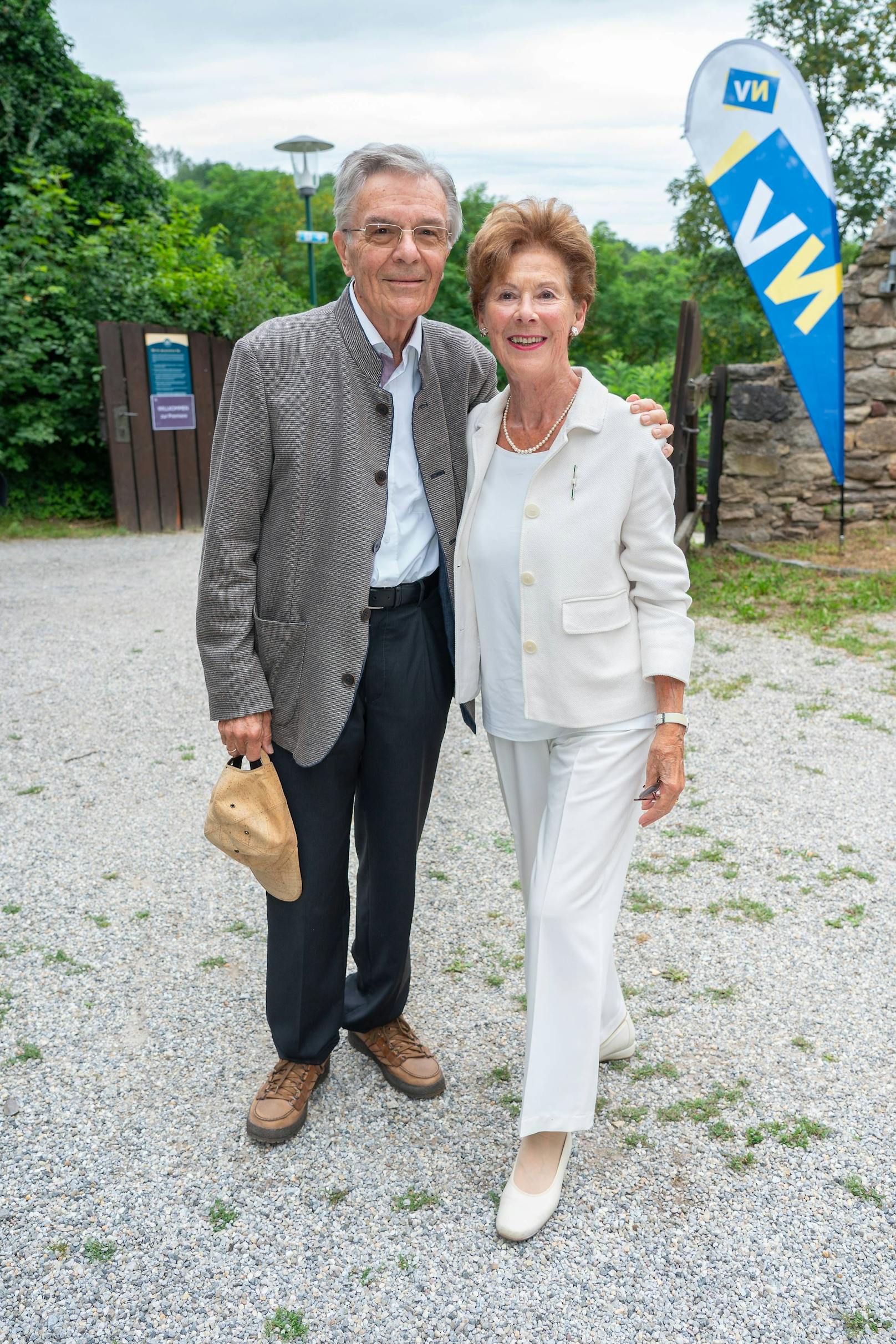 Ingrid Wendl mit Milan Turkovic bei der Oper Burg Gars am Kamp dabei.