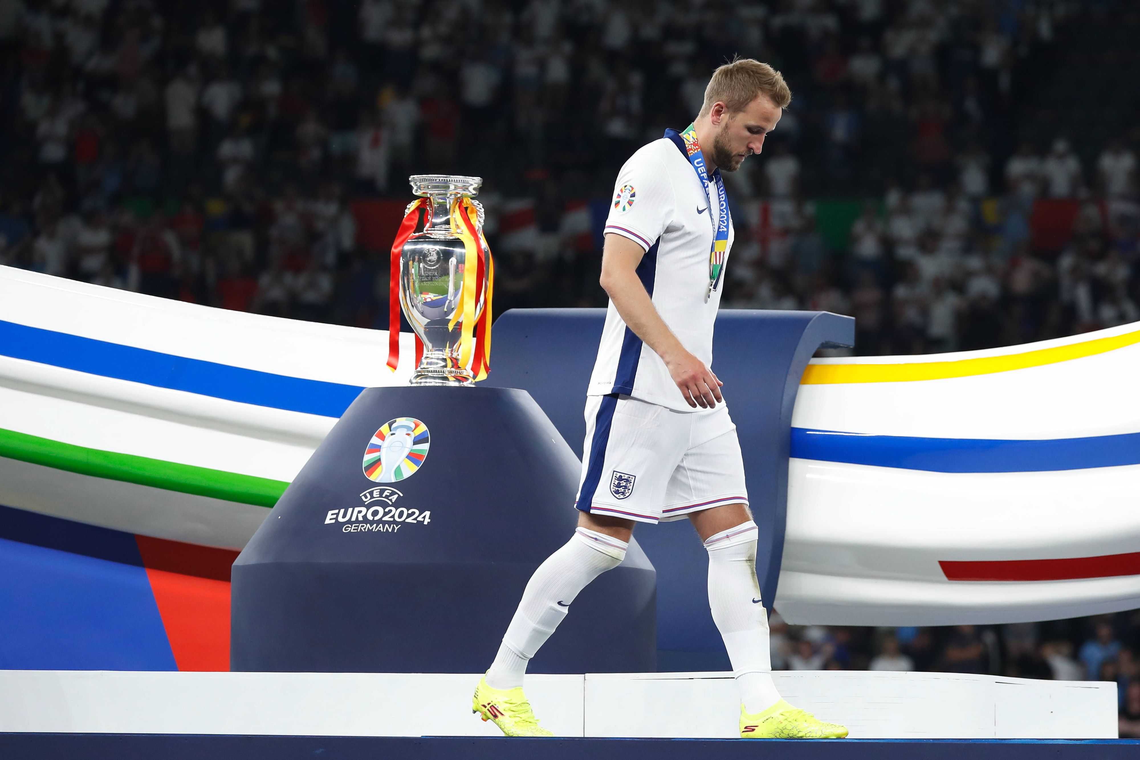Heute.at - Titelfluch! England-Kapitän Kane bleibt ohne Pokal