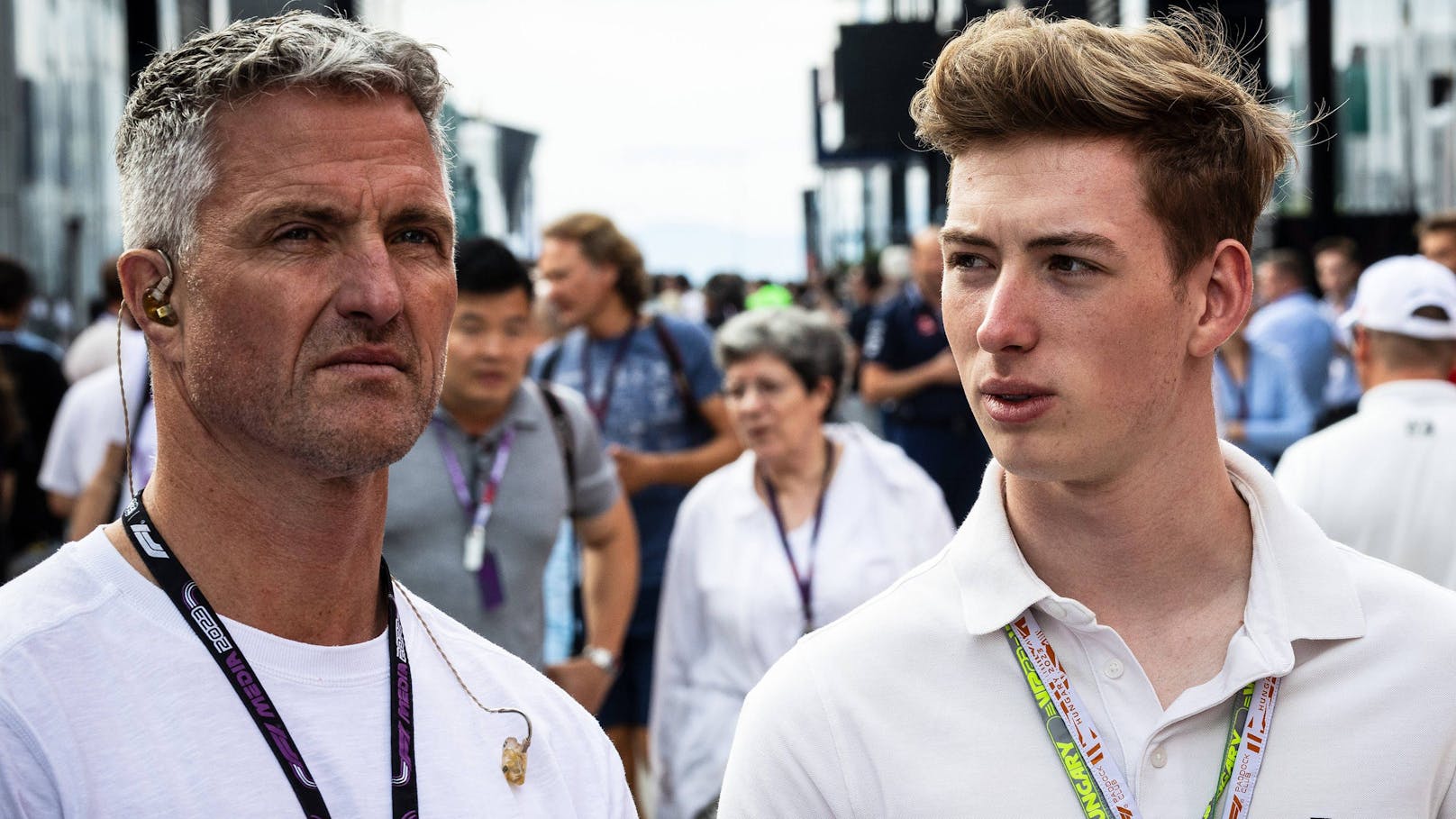 Sky-Reporter Ralf Schumacher links und sein Sohn David Schumacher.