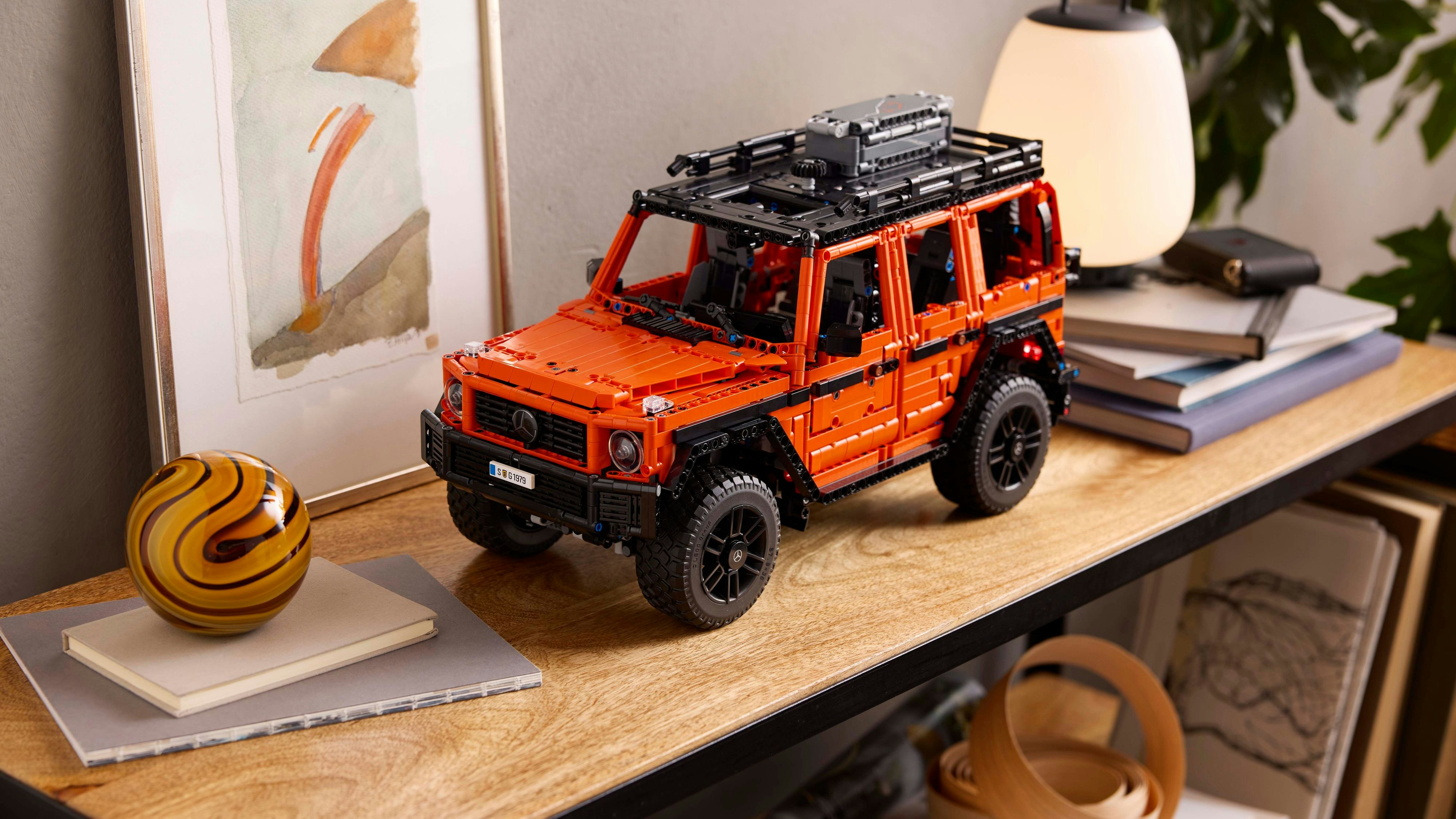 Zum 45. Geburtstag der Mercedes-Benz G-Klasse: Das neue LEGO Technic Mercedes-Benz G 500 Professional Line Set.