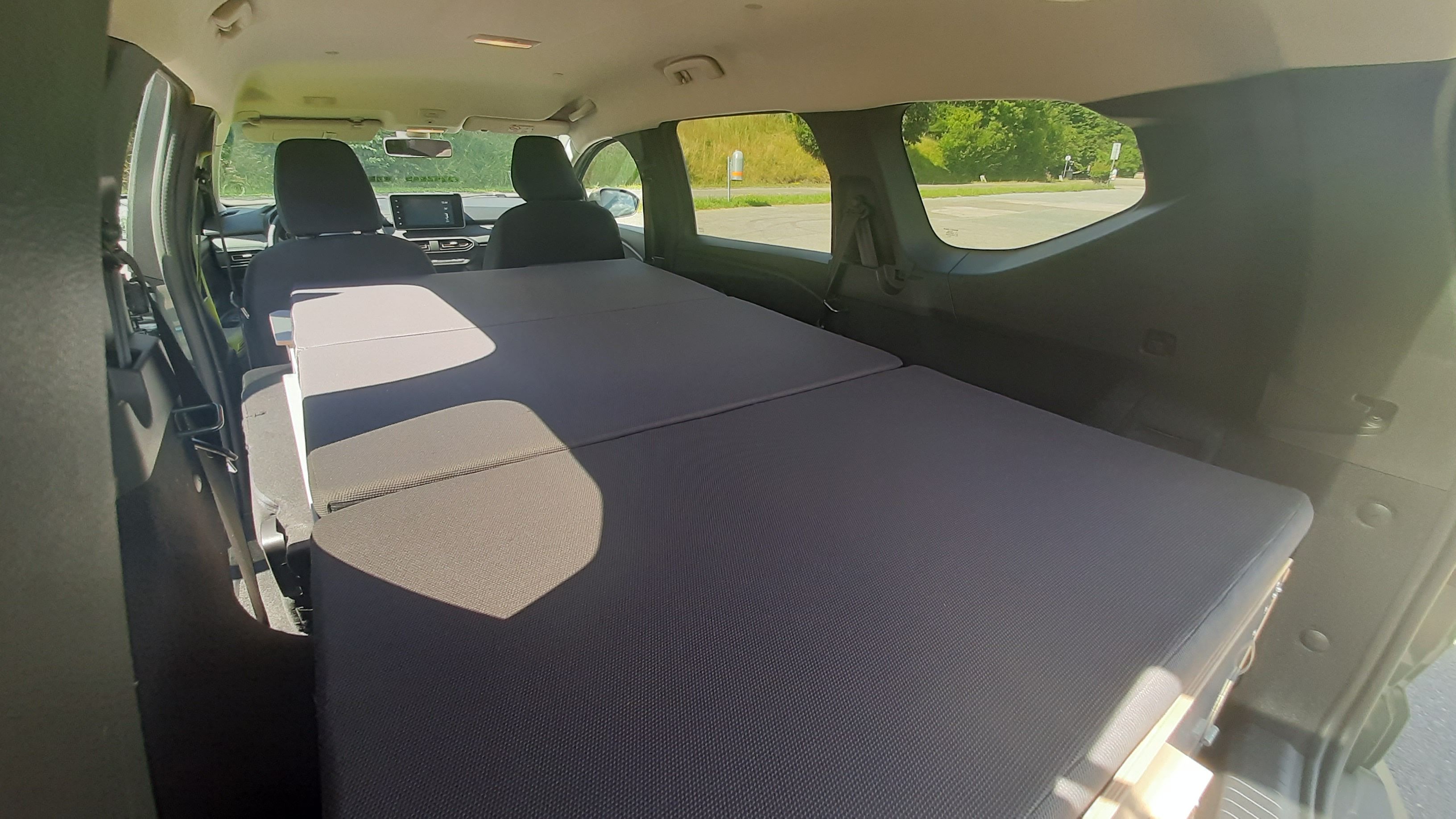 Eine ebene Bettfläche im Jogger.