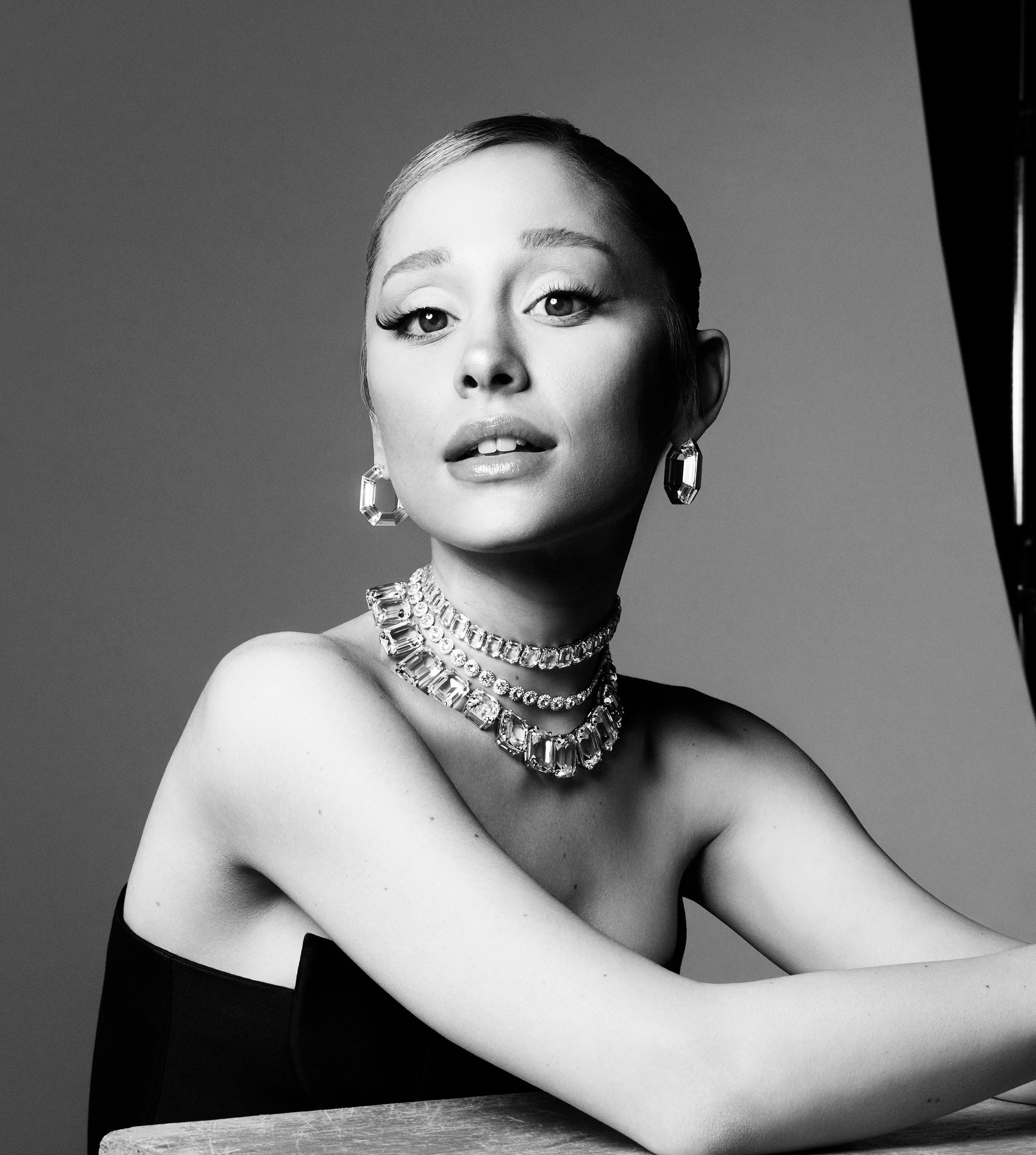 Ariana Grande ist nach <a data-li-document-ref=