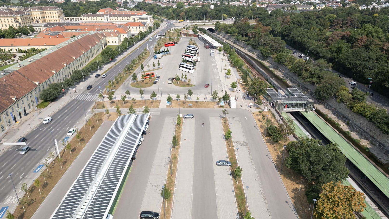 Da kommt Freude auf: Der Parkplatz beim Schloss Schönbrunn