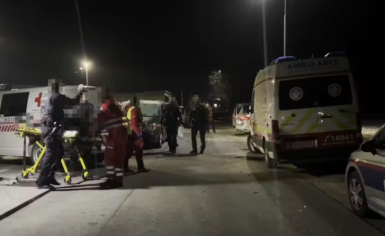 Bluttat in Traismauer: Rettungskräfte vor Ort am 10. Jänner 2024