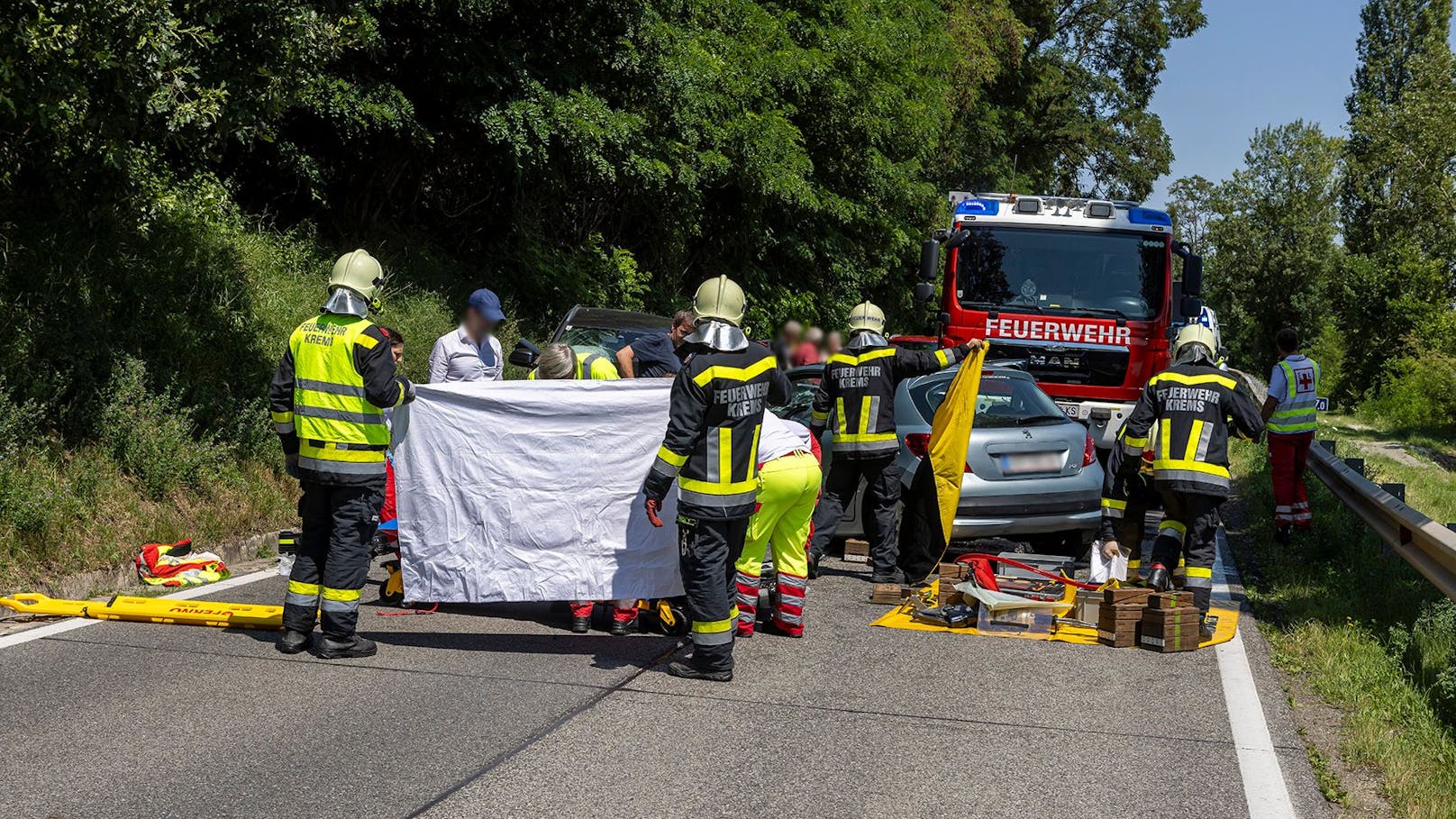 Tödlicher Verkehrsunfall auf der B3 zwischen Stein und Tothenhof