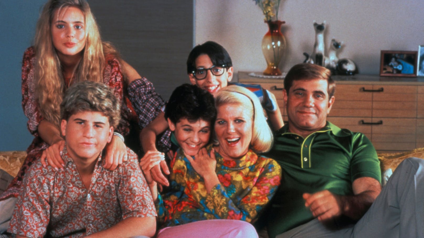 Und das waren sie 1989: Olivia d'Abo, Josh Saviano (hinten), Jason Hervey, Fred Savage, Alley Mills, Dan Lauria (vorne v.l.n.r.)