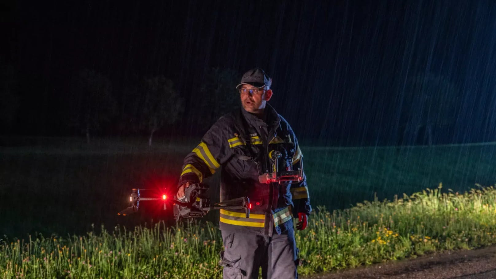 Die Polizei und die Feuerwehren Windischgarsten und Rosenau am Hengstpass wurden Dienstagnacht zu einer Personensuche alarmiert.