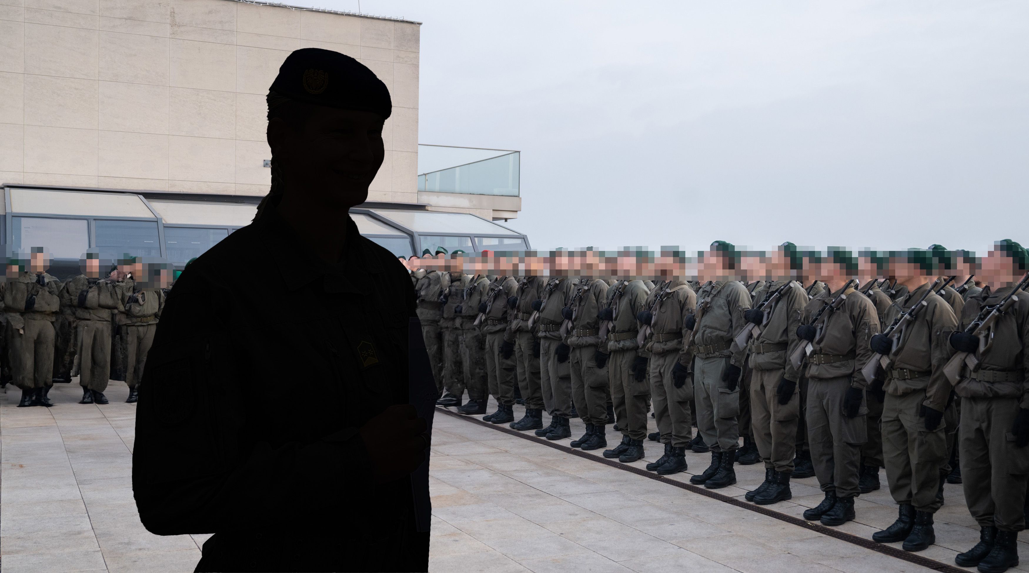 Die ranghohe Offizierin soll Rekruten verschrecken, Kollegen mobben und sich selbst erhöhen – Disziplinarverfahren gibt es keines.