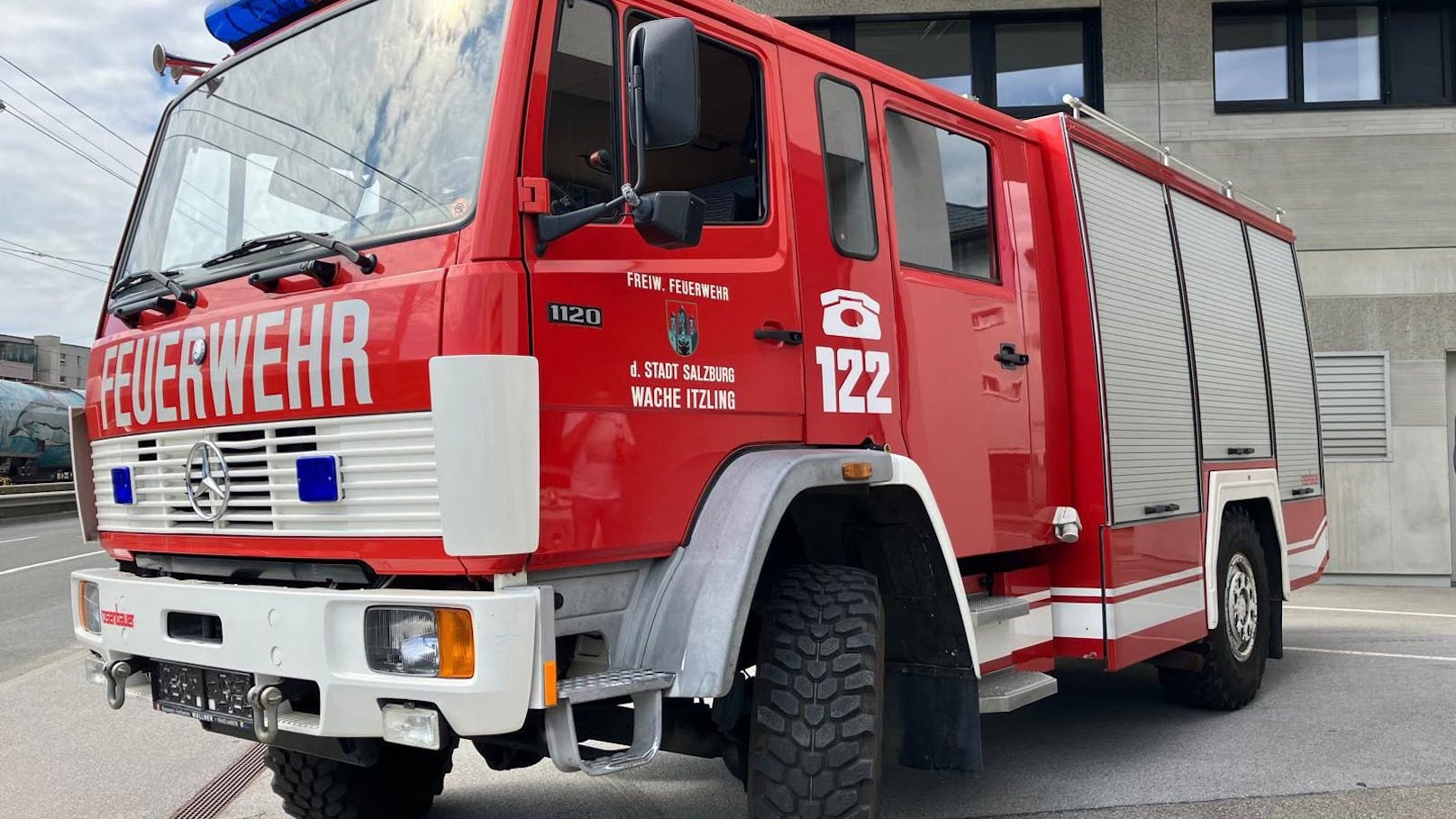 Kuriose Auktion – Feuerwehrauto günstig zu haben