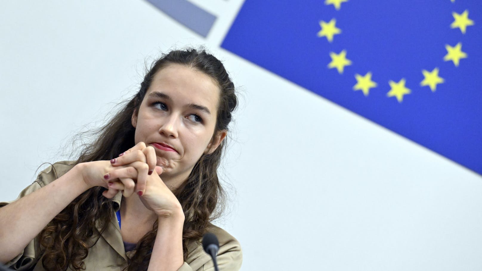 Ihr erster EU-Auftritt – harte Fragen an Lena Schilling