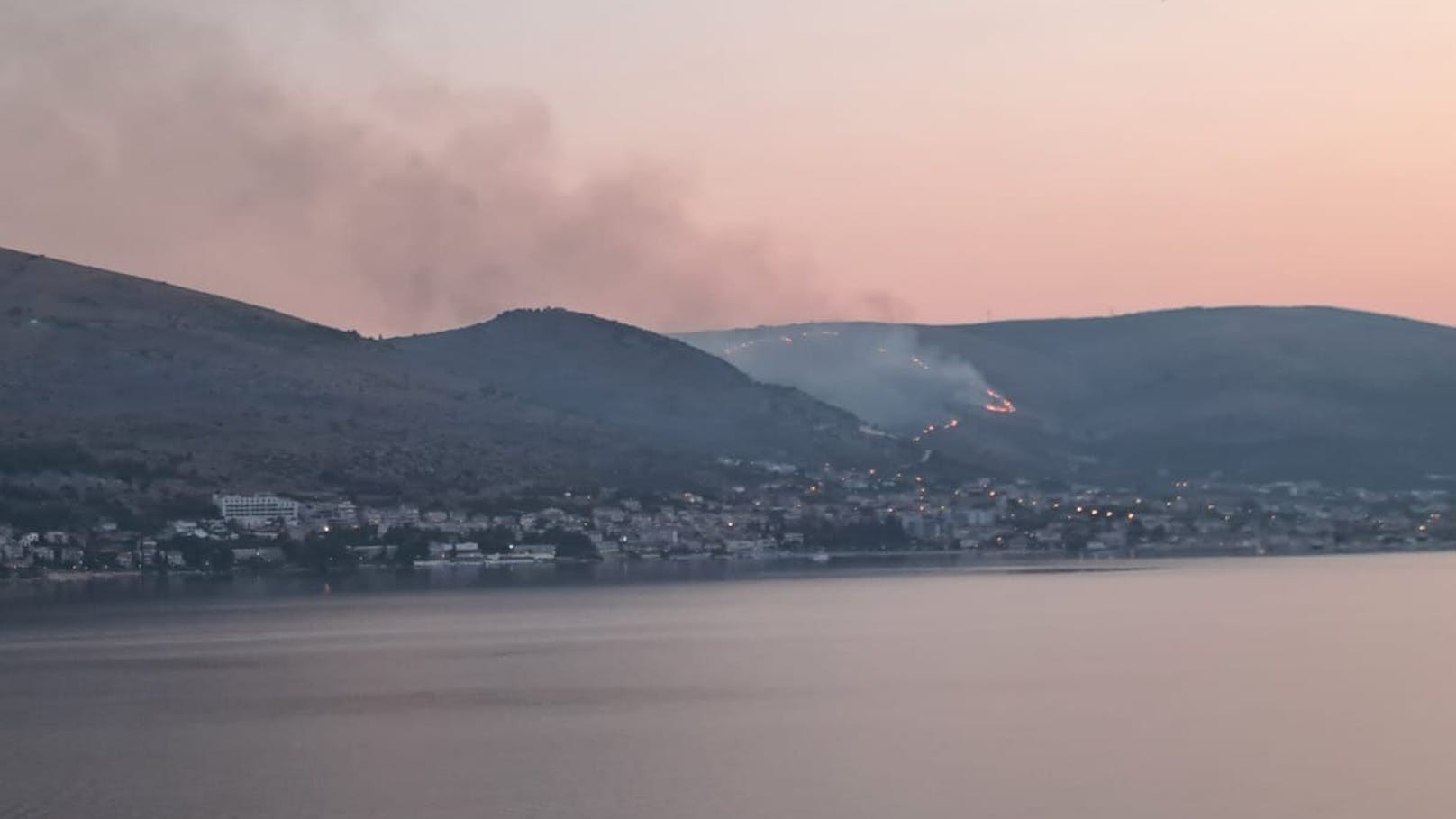 35 Hektar in Flammen – Riesen-Waldbrand am Balkan