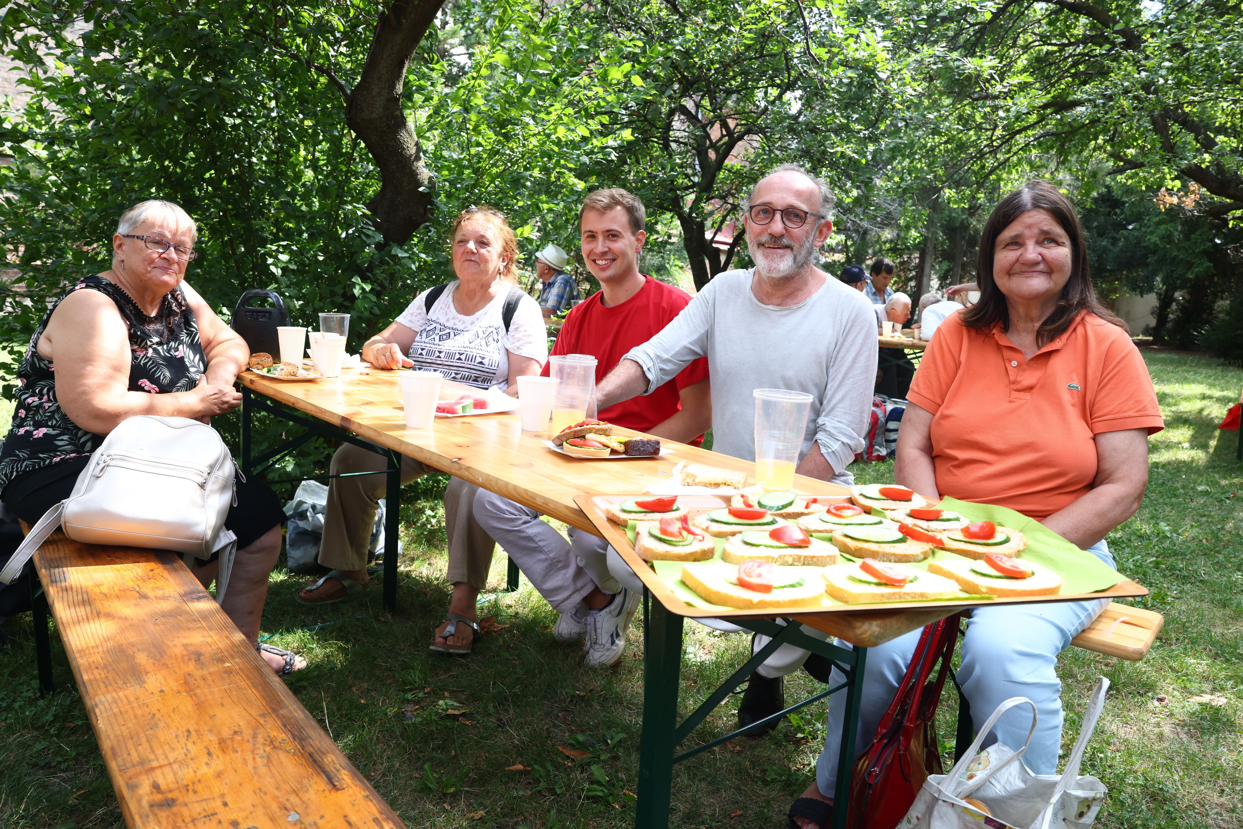 Schauspieler Karl Markovic unterstützt die Klima Oase.