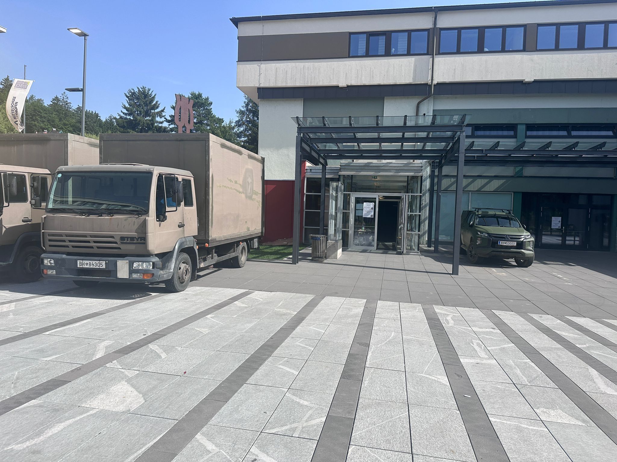 Der Steyr ÖSN-Transporter war vor dem Kulturhaus in Althofen abgestellt.