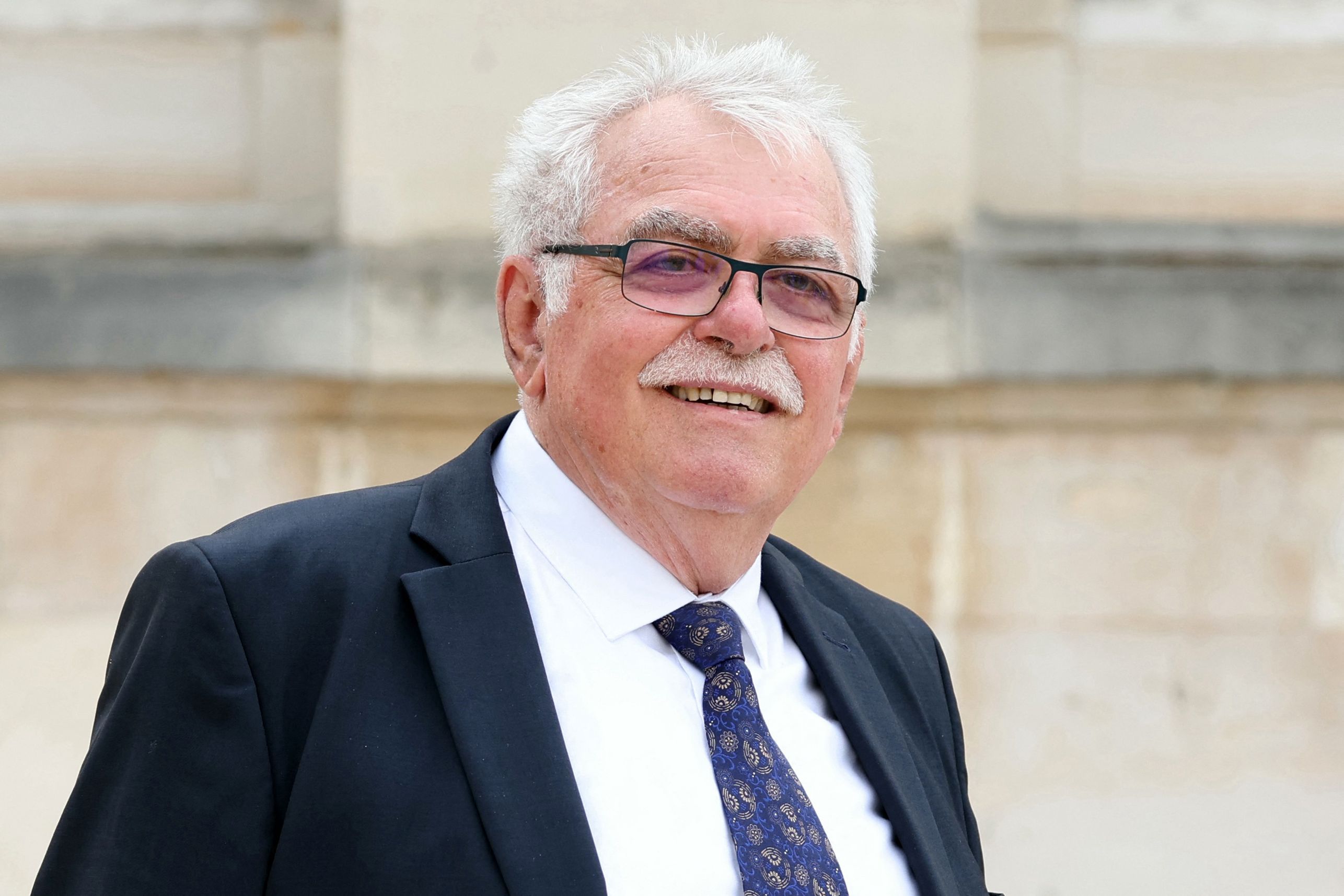 André Chassaigne von der kommunistischen Partei wurde vom Linksbündnis nach zehntägigen Verhandlungen als Kandidat für den Premierminister aufgestellt.