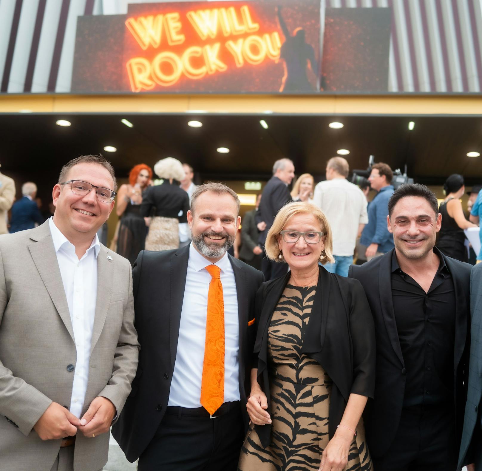 Amstetten-Bürgermeister Christian Haberhauer mit Christoph Heigl, NÖ-Landeshauptfrau Johanna Mikl-Leitner und Alex Balga