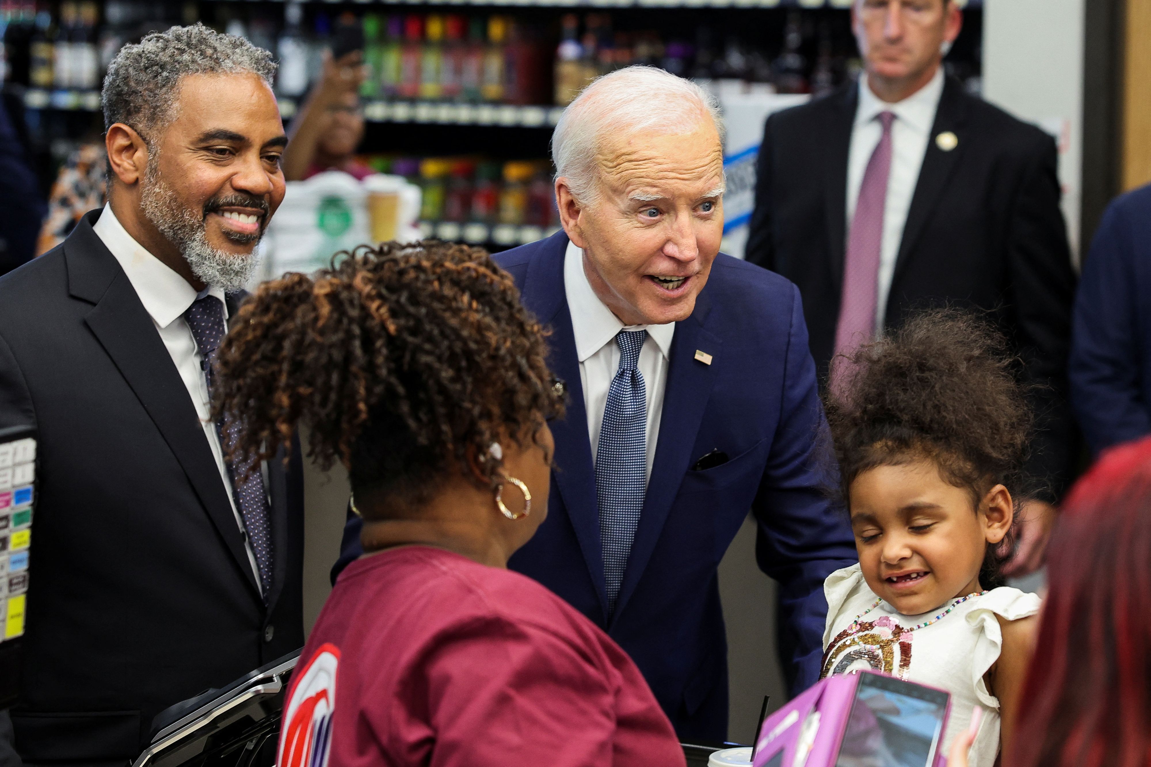 US-Präsident Joe Biden ist positiv auf das Coronavirus getestet worden und unterbricht deswegen den Wahlkampf.