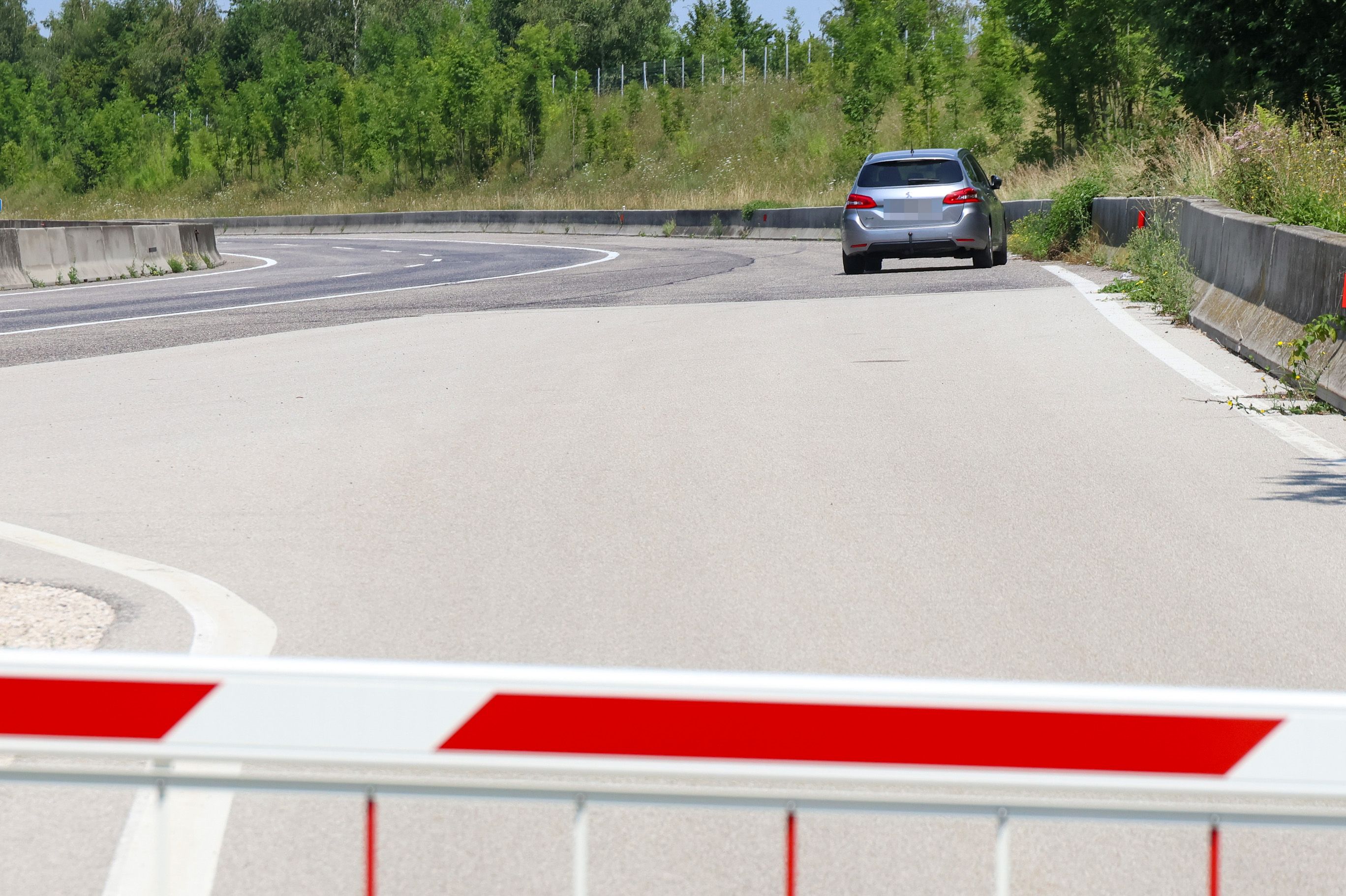 Der Geisterfahrer fuhr auf der A8 mehrere Kilometer in die falsche Richtung.