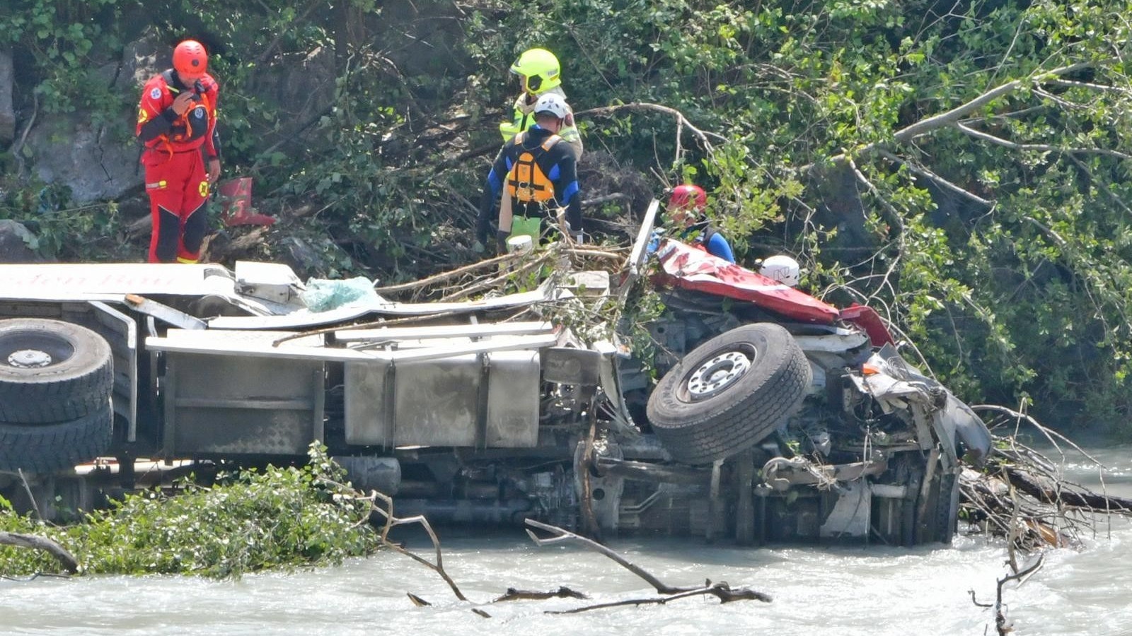 Der genaue Unfallhergang ist noch unklar und die Ermittlungen laufen.