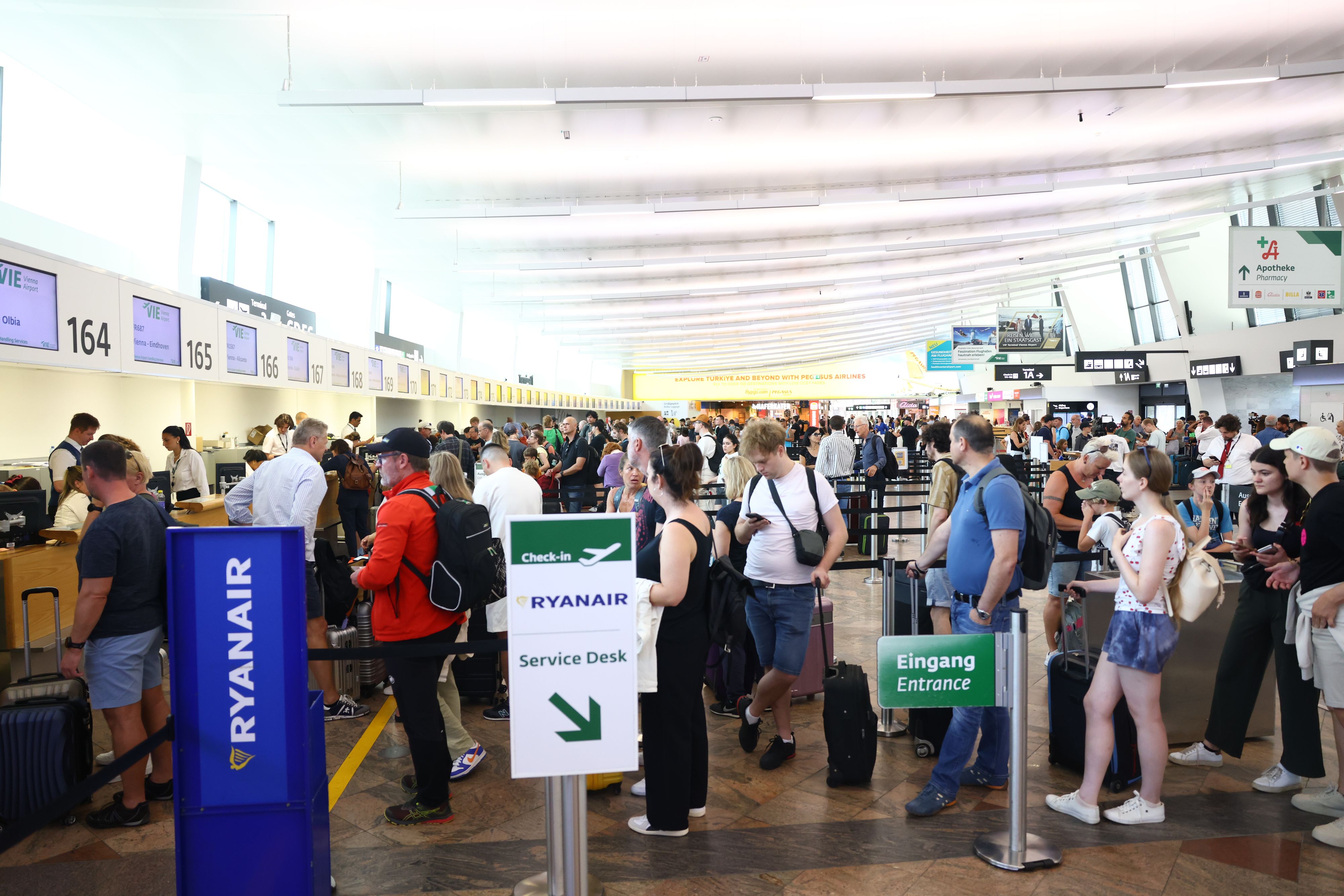 Reise-Chaos in Schwechat wegen massiver IT-Probleme.