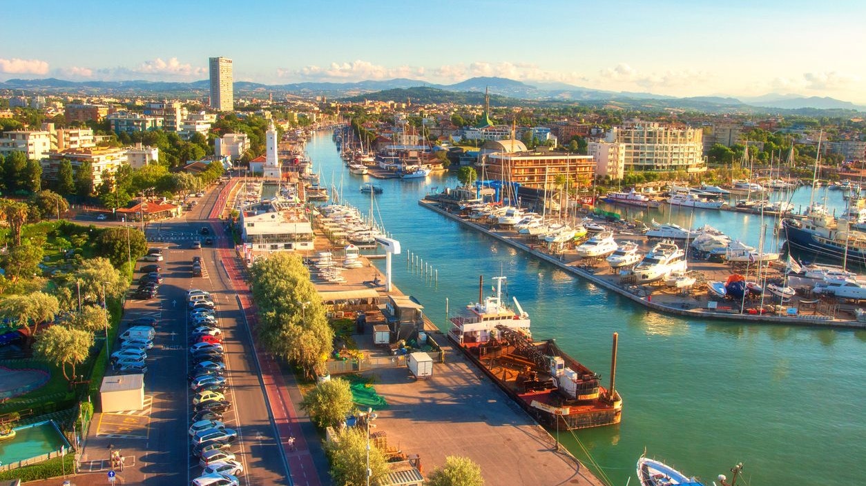 Heute.at - Touristin in Rimini von zwei Männern vergewaltigt