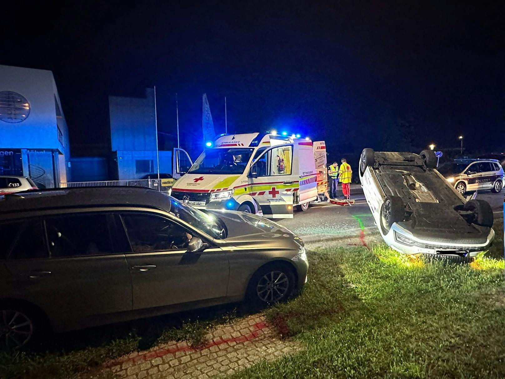 Fahrzeugüberschlag im Stadtgebiet von Schwechat