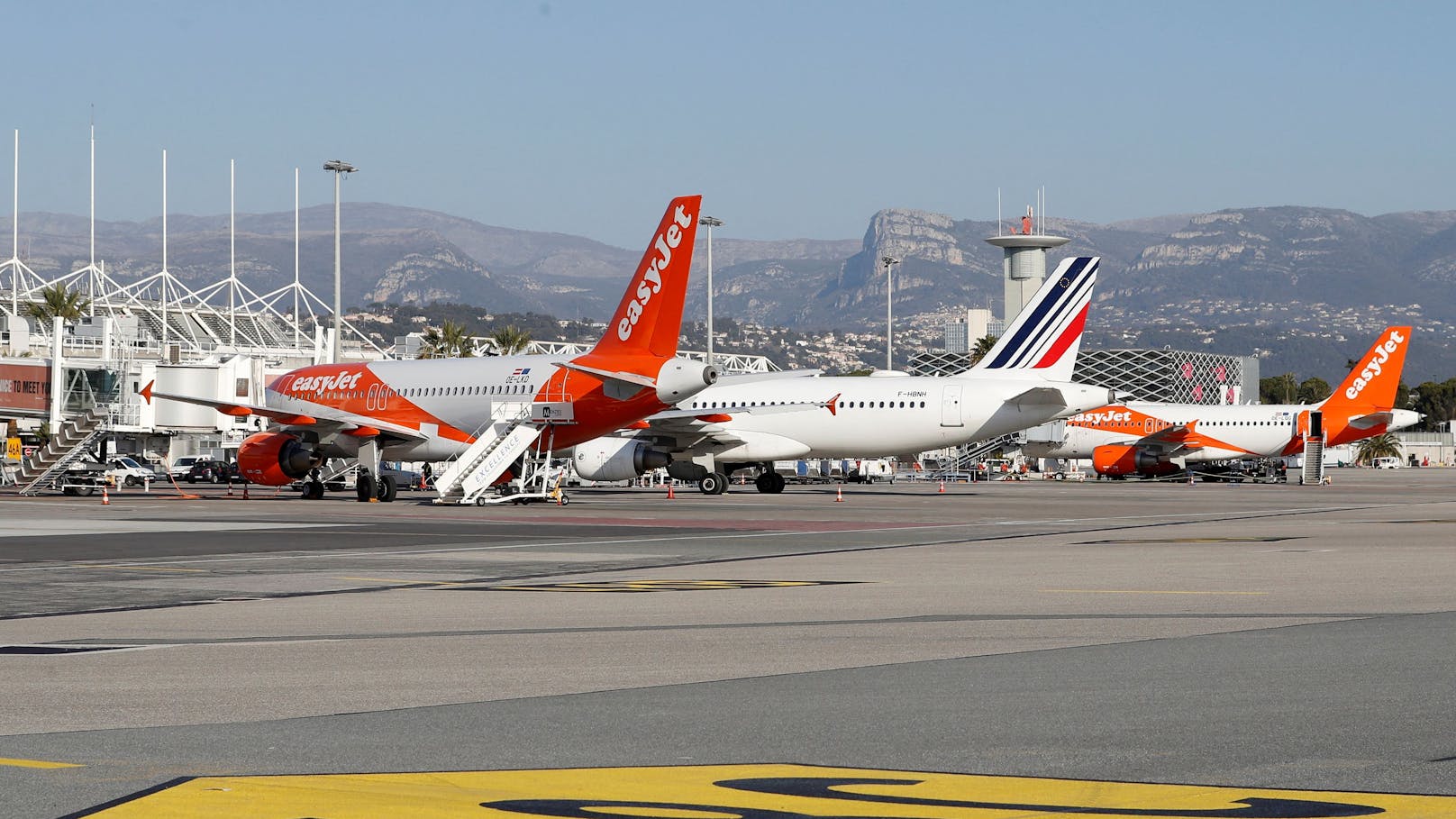 AUA ließ Flug ausfallen: Wiener Reisegruppe saß am Flughafen in Nizza fest.