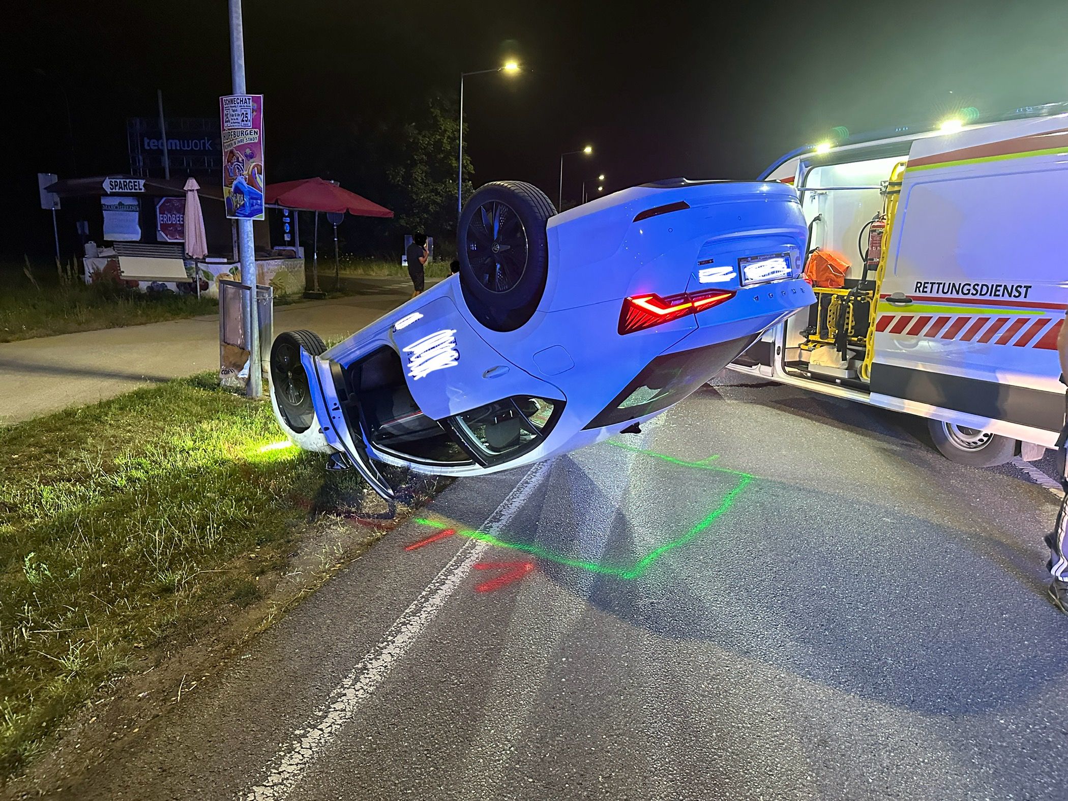Fahrzeugüberschlag im Stadtgebiet von Schwechat