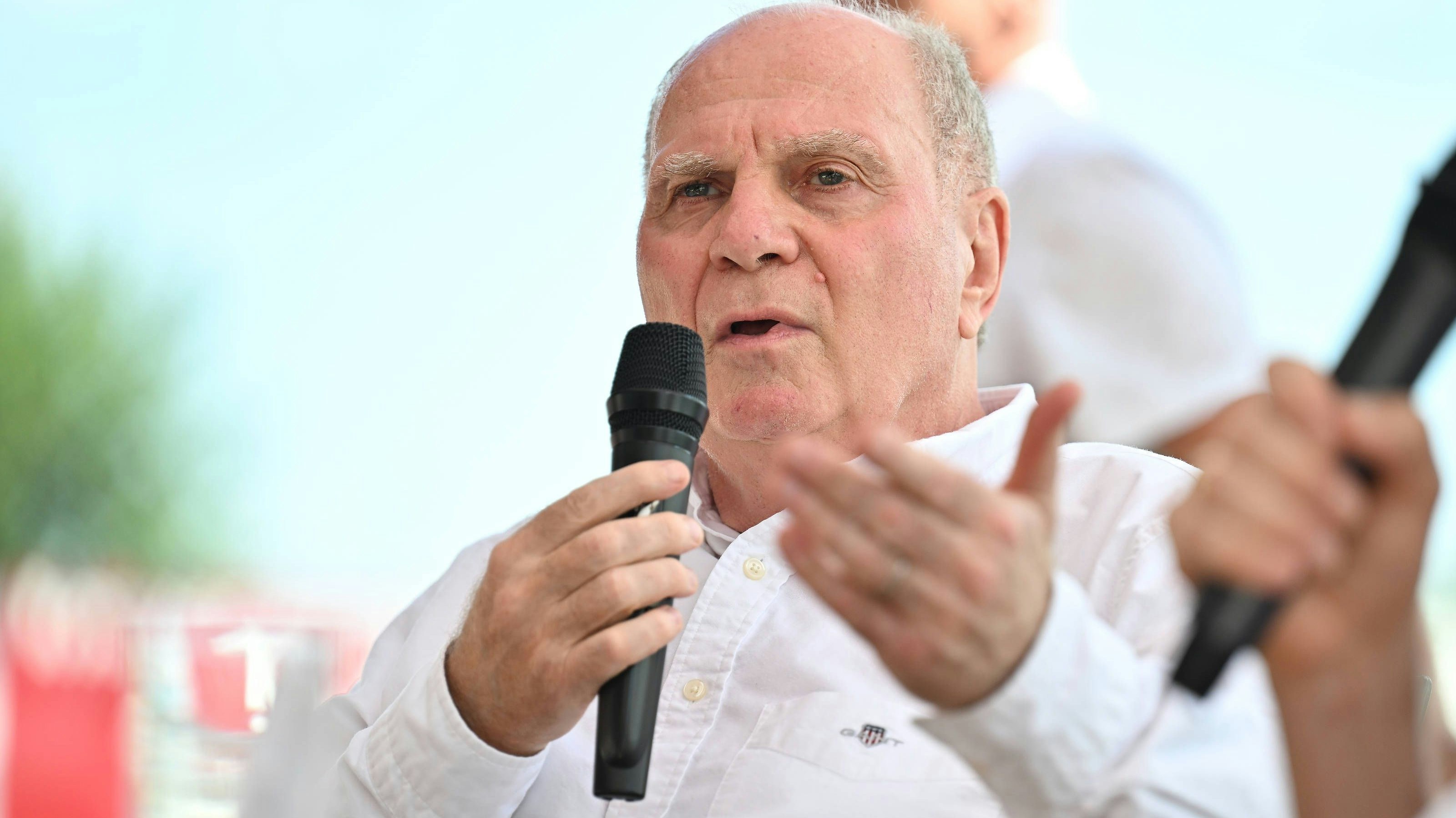Heute.at - Völlig gaga! Hoeneß warnt vor düsterer Zukunft