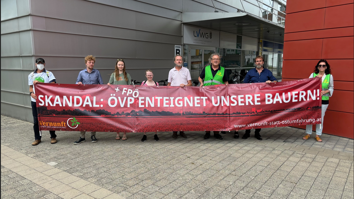 Protest gegen die Ostumfahrung vor dem Landesverwaltungsgericht