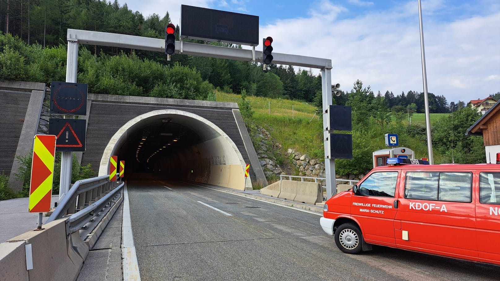 S6-Tunnel Semmering wegen Lkw-Brand gesperrt