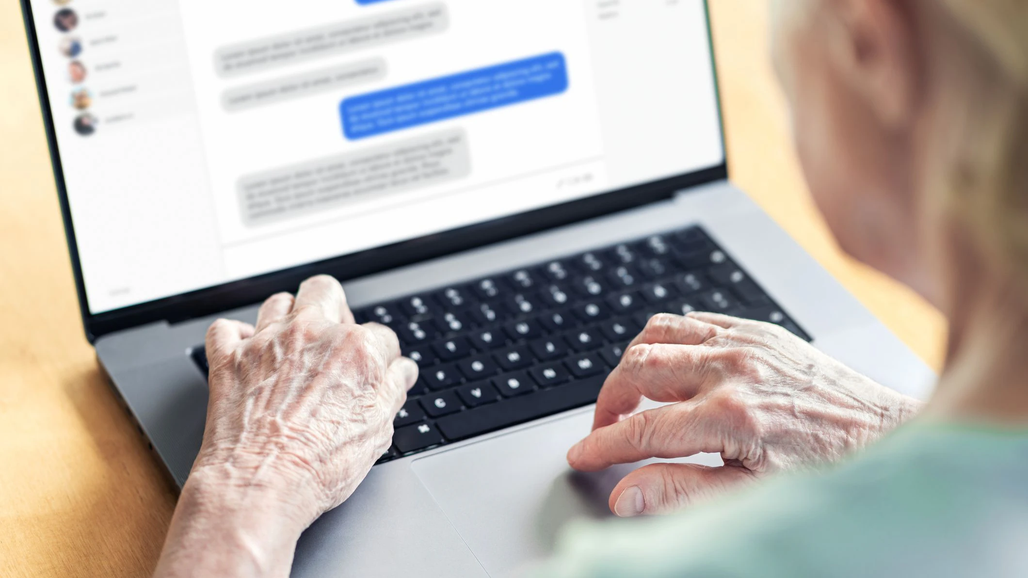 Vor über zweieinhalb Jahren lernte eine 65-Jährige einen Mann im Internet kennen. Sie überwies einen fünfstelligen Betrage. Symbolbild. 