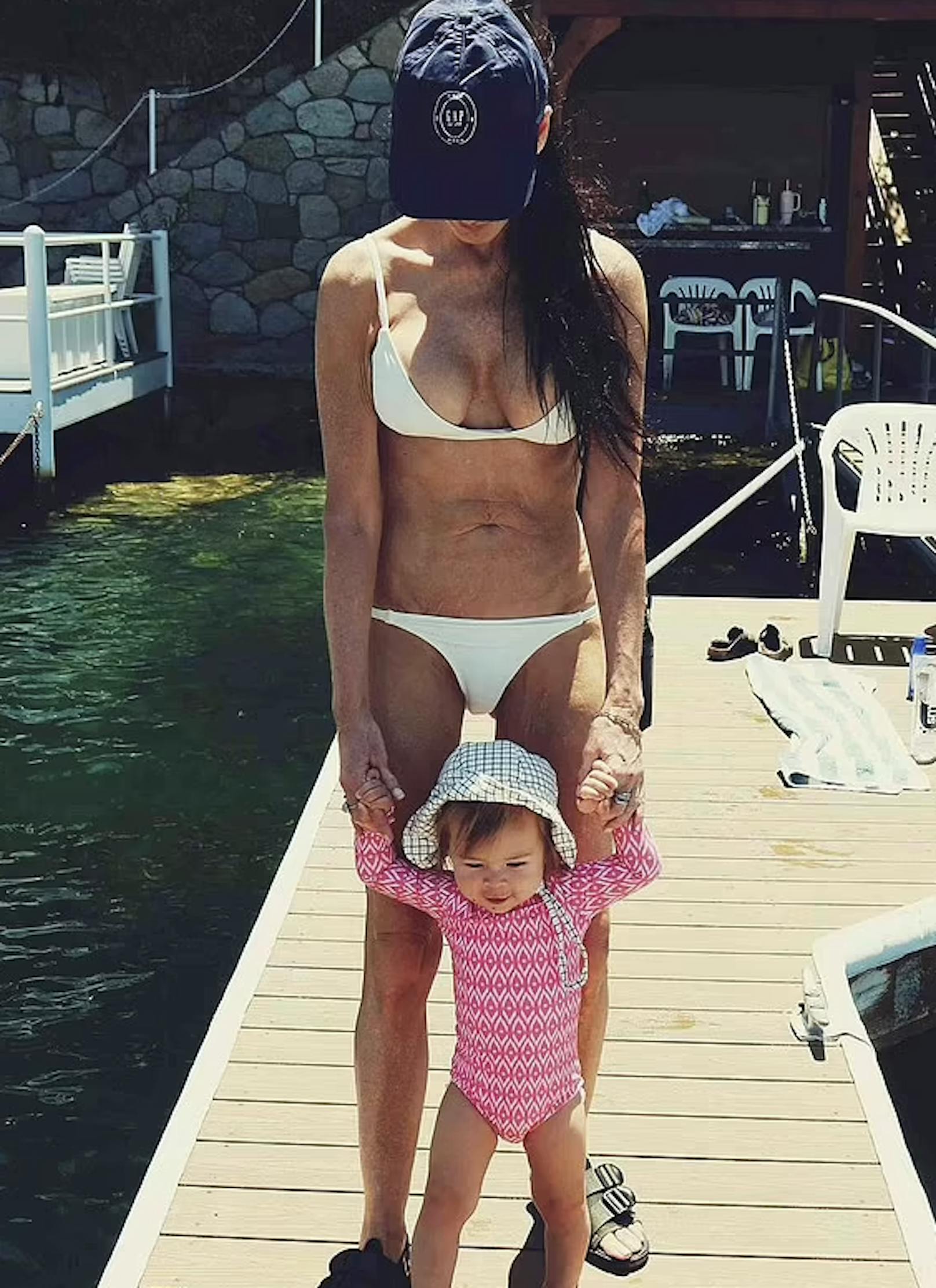 Sexy Oma: Demi Moore (61) begeistert im Bikini und als Großmutter.