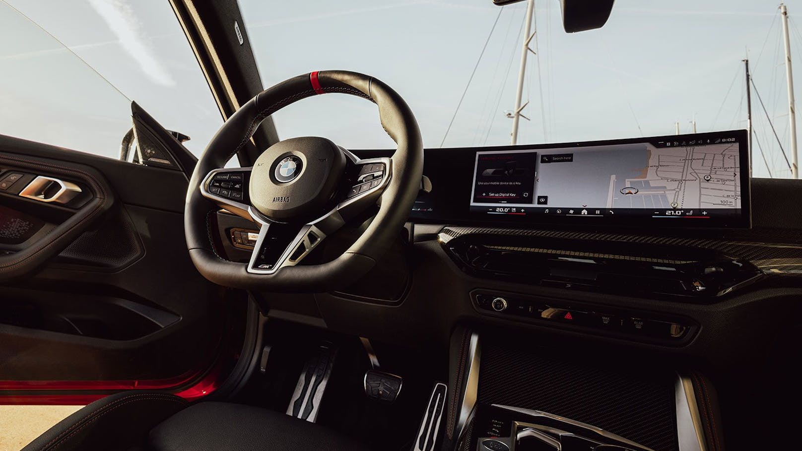 Das BMW Live Cockpit Plus mit Operation System 8.5 löst das alte Cockpit ab.