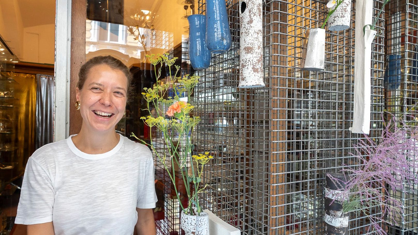 Husslein zeigt in ihrem Shop nun schwebende Kunst